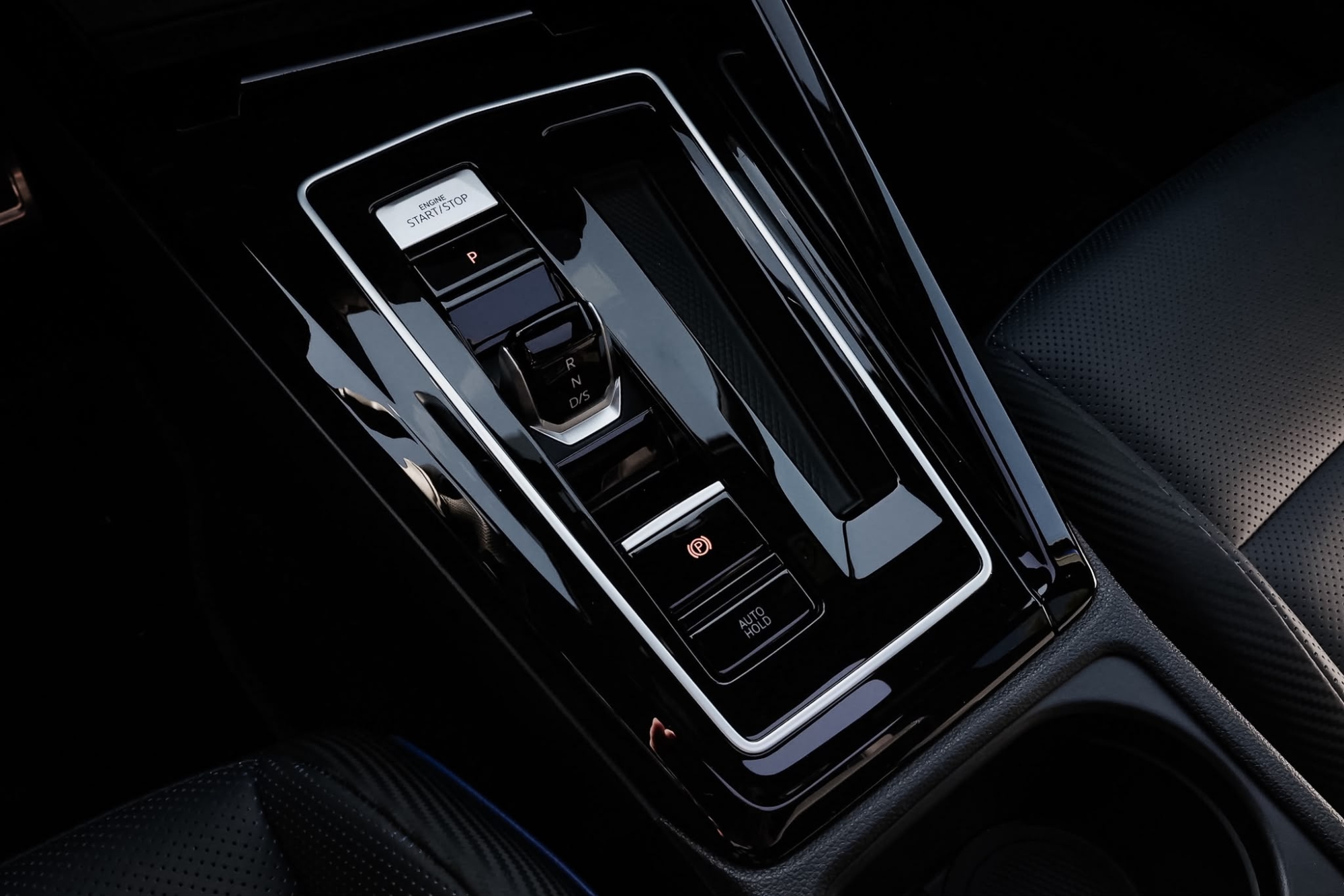VOLKSWAGEN GOLF R BLACK EDITION