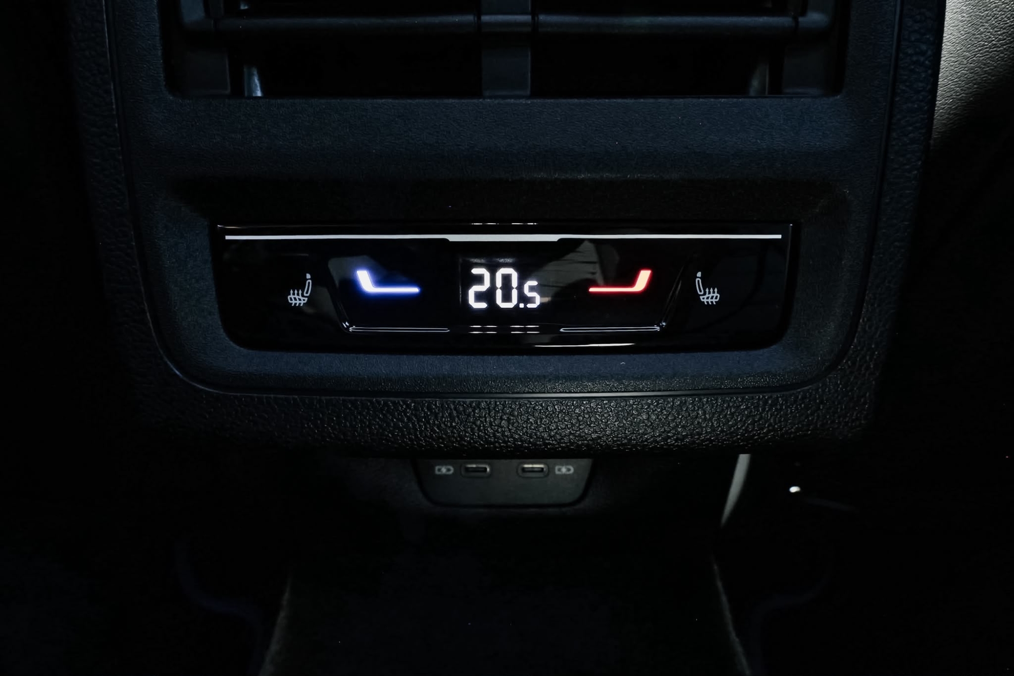 VOLKSWAGEN GOLF R BLACK EDITION