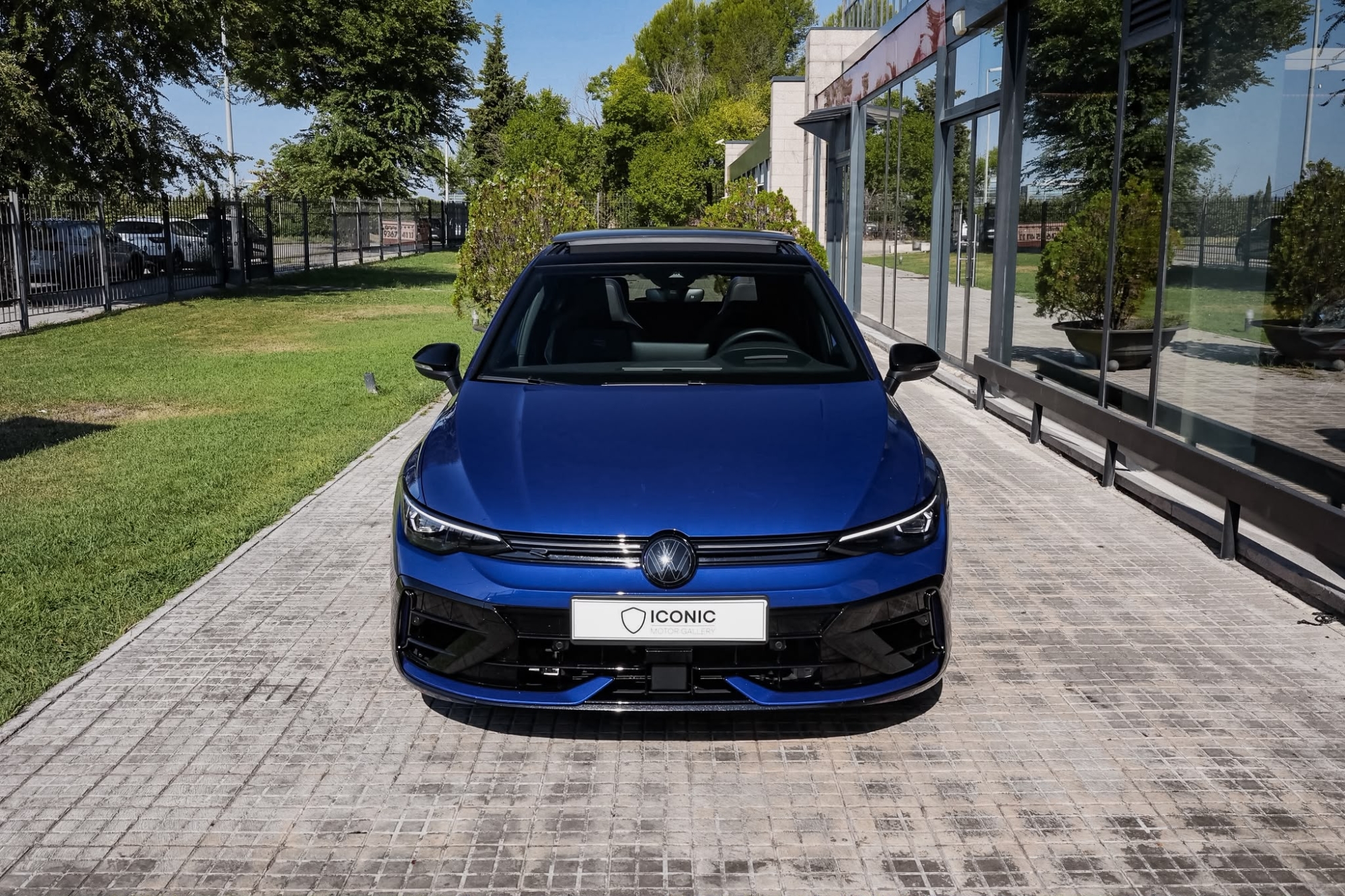 VOLKSWAGEN GOLF R BLACK EDITION