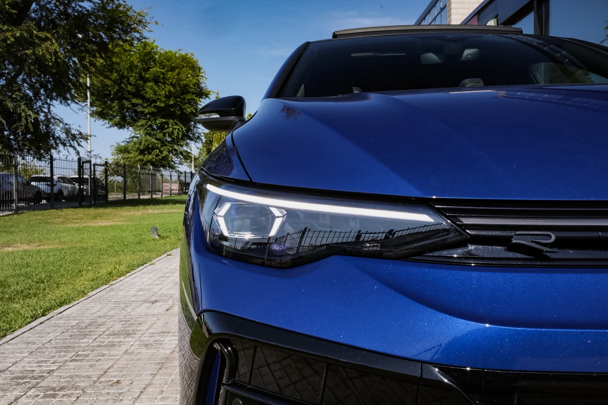 VOLKSWAGEN GOLF R BLACK EDITION