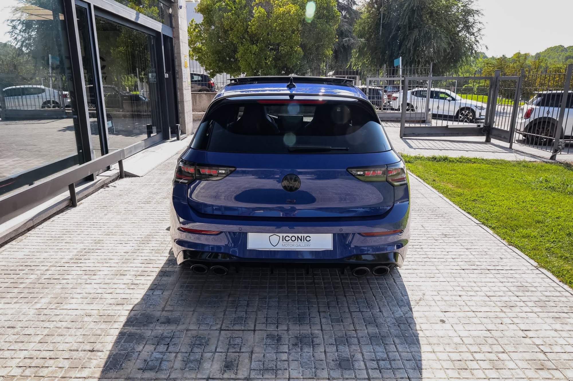 VOLKSWAGEN GOLF R BLACK EDITION