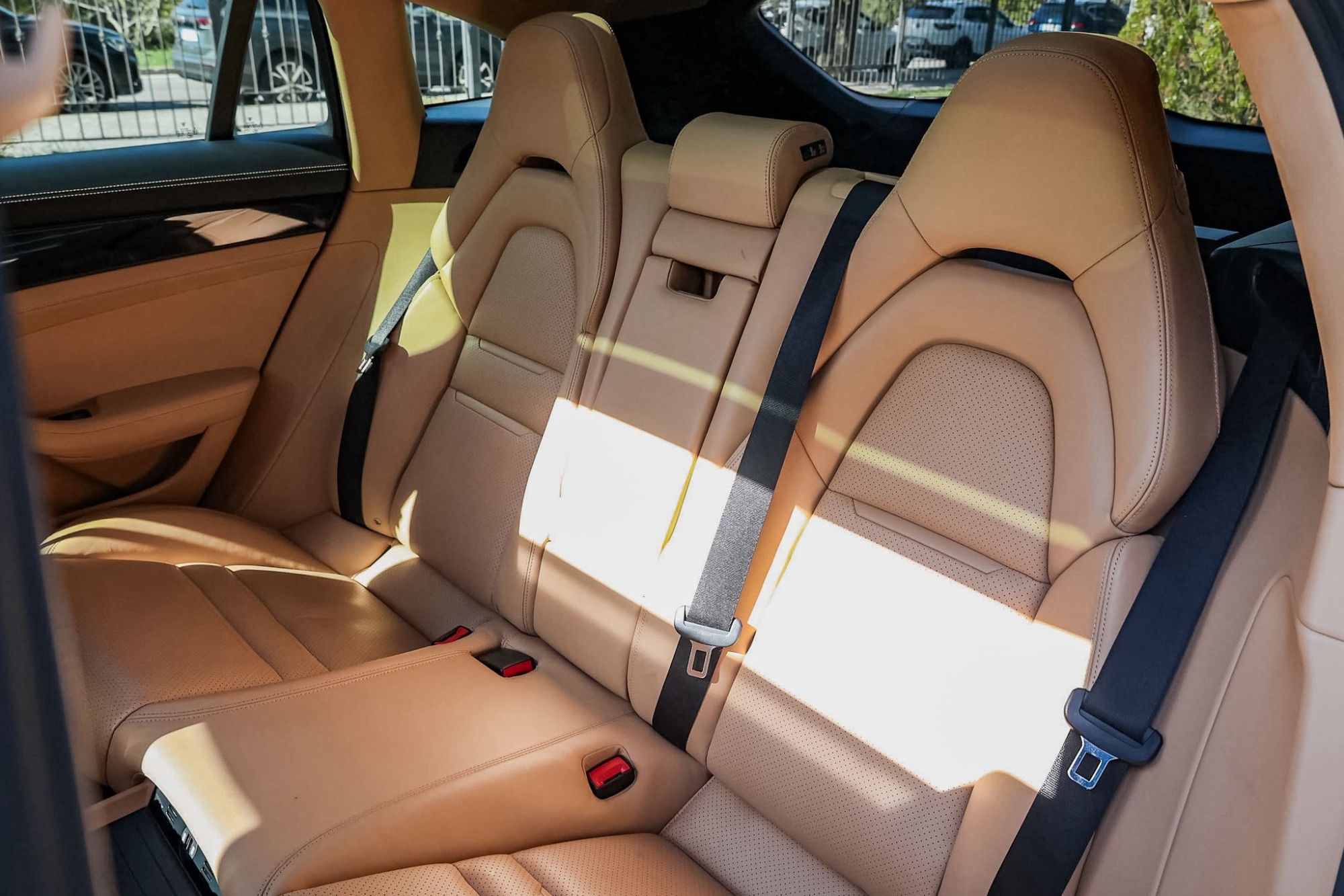 PORSCHE PANAMERA 4 E-HYBRID  