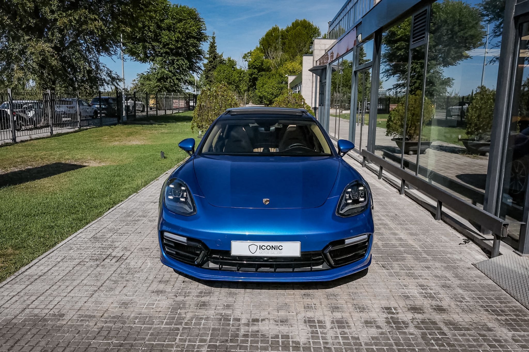 PORSCHE PANAMERA 4 E-HYBRID  