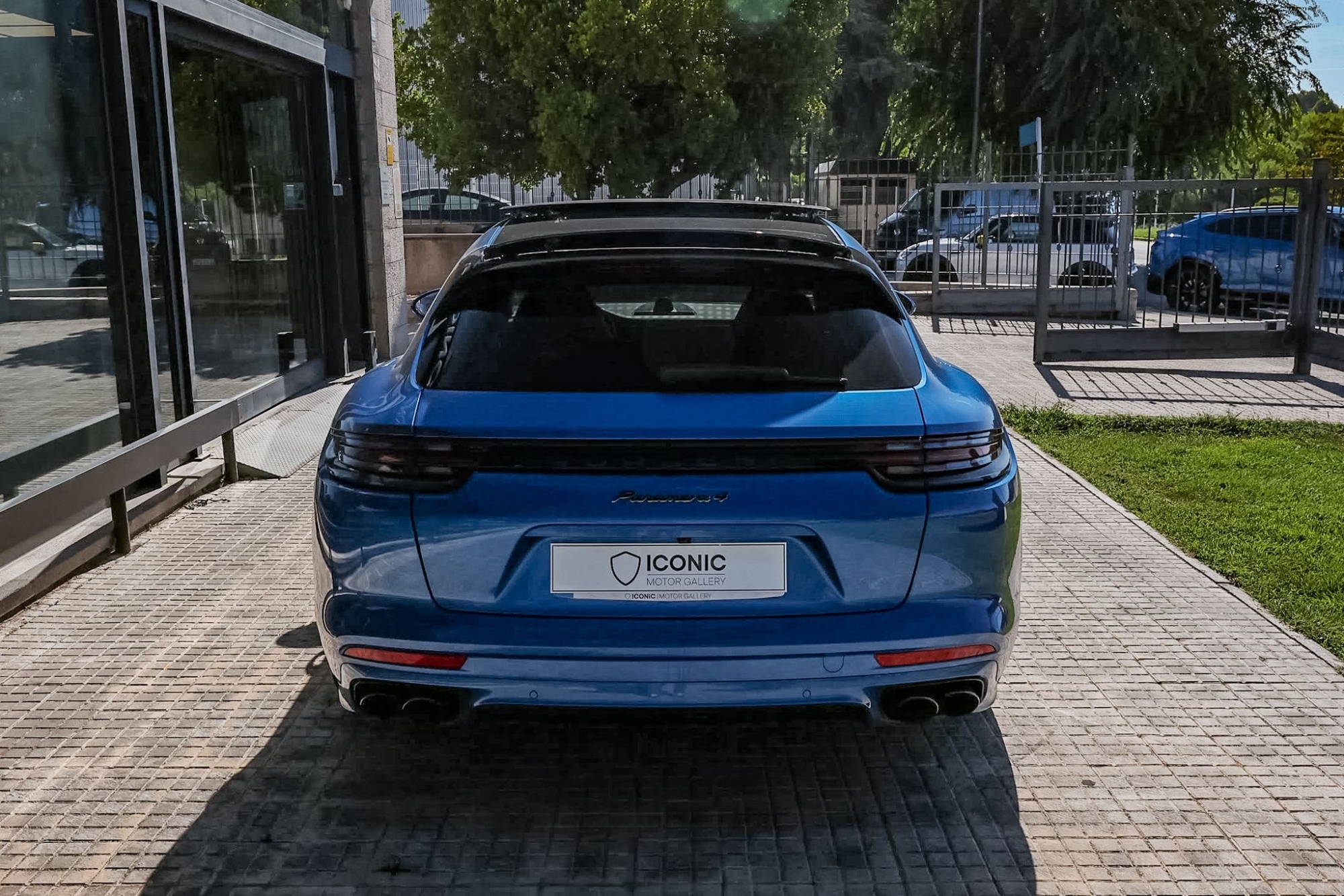 PORSCHE PANAMERA 4 E-HYBRID  