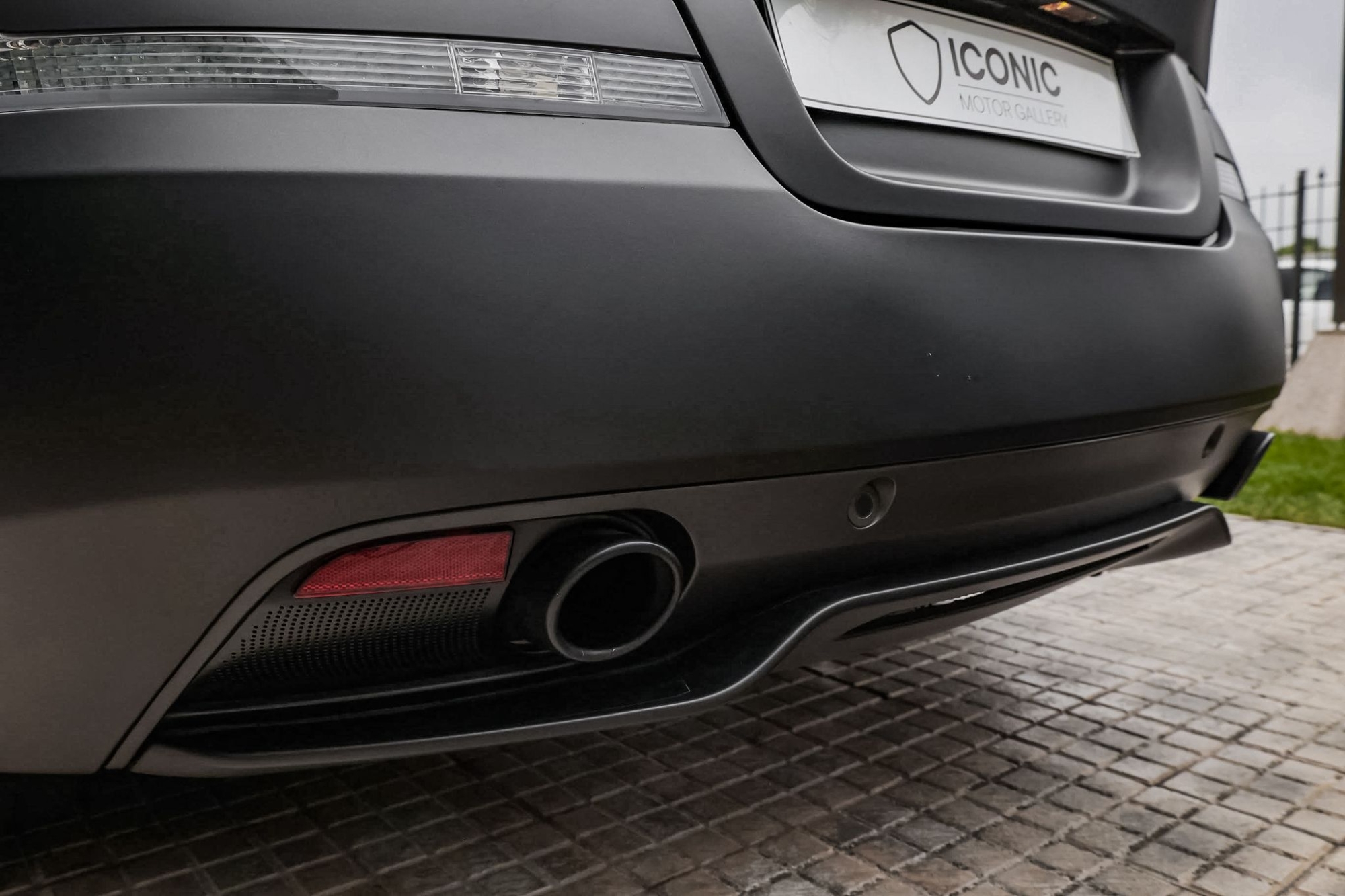ASTON MARTIN DB9 VOLANTE V12