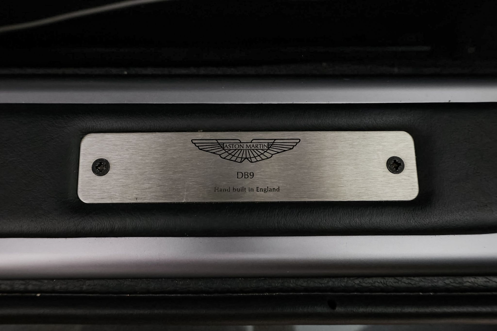 ASTON MARTIN DB9 VOLANTE V12
