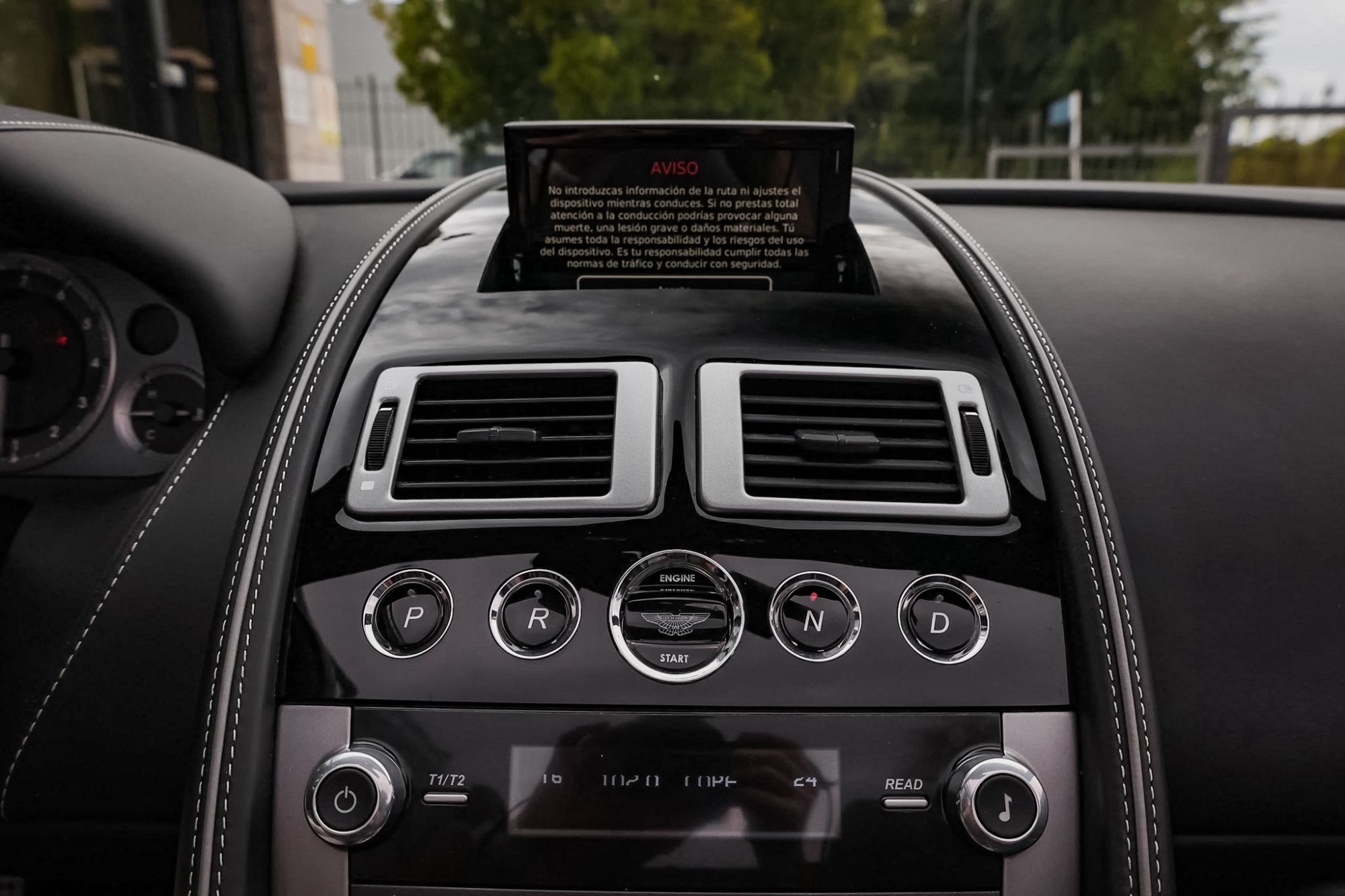 ASTON MARTIN DB9 VOLANTE V12