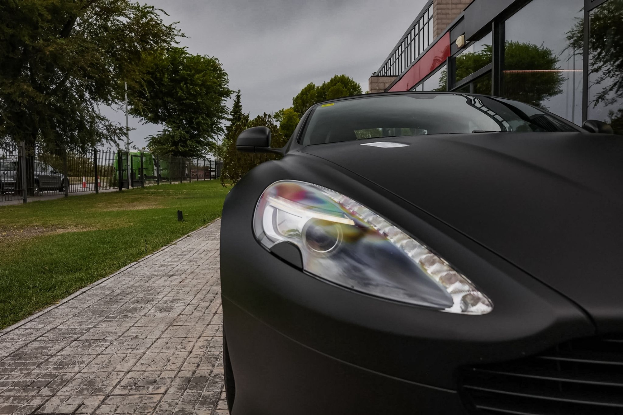 ASTON MARTIN DB9 VOLANTE V12