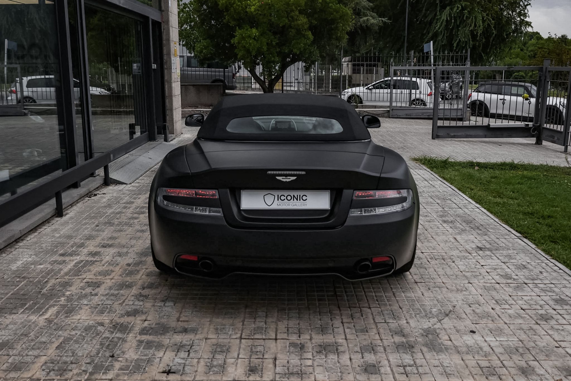 ASTON MARTIN DB9 VOLANTE V12