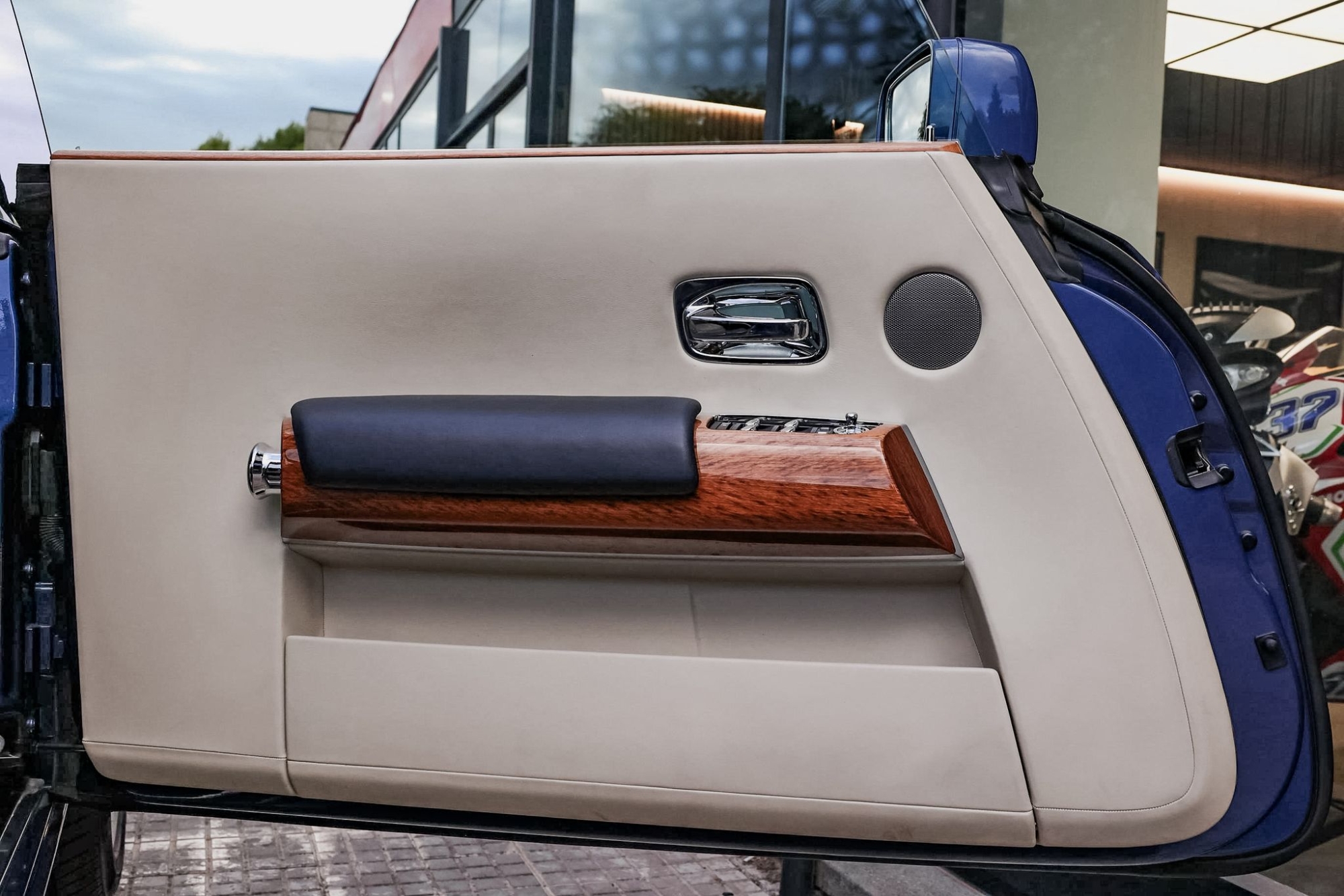 ROLLS ROYCE PHANTOM DROPHEAD 