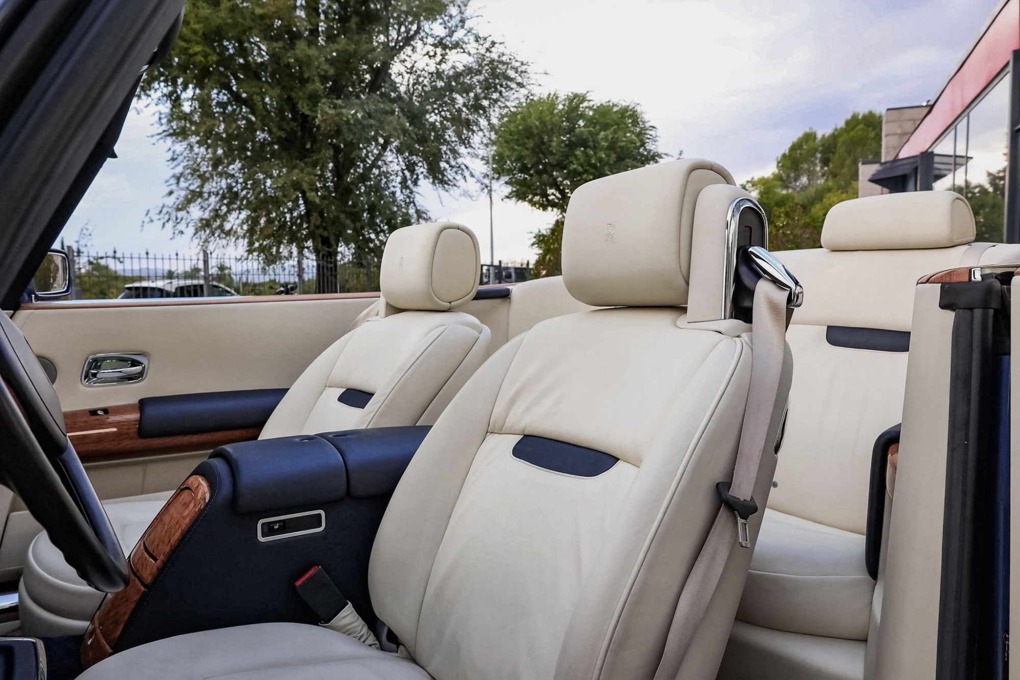 ROLLS ROYCE PHANTOM DROPHEAD 
