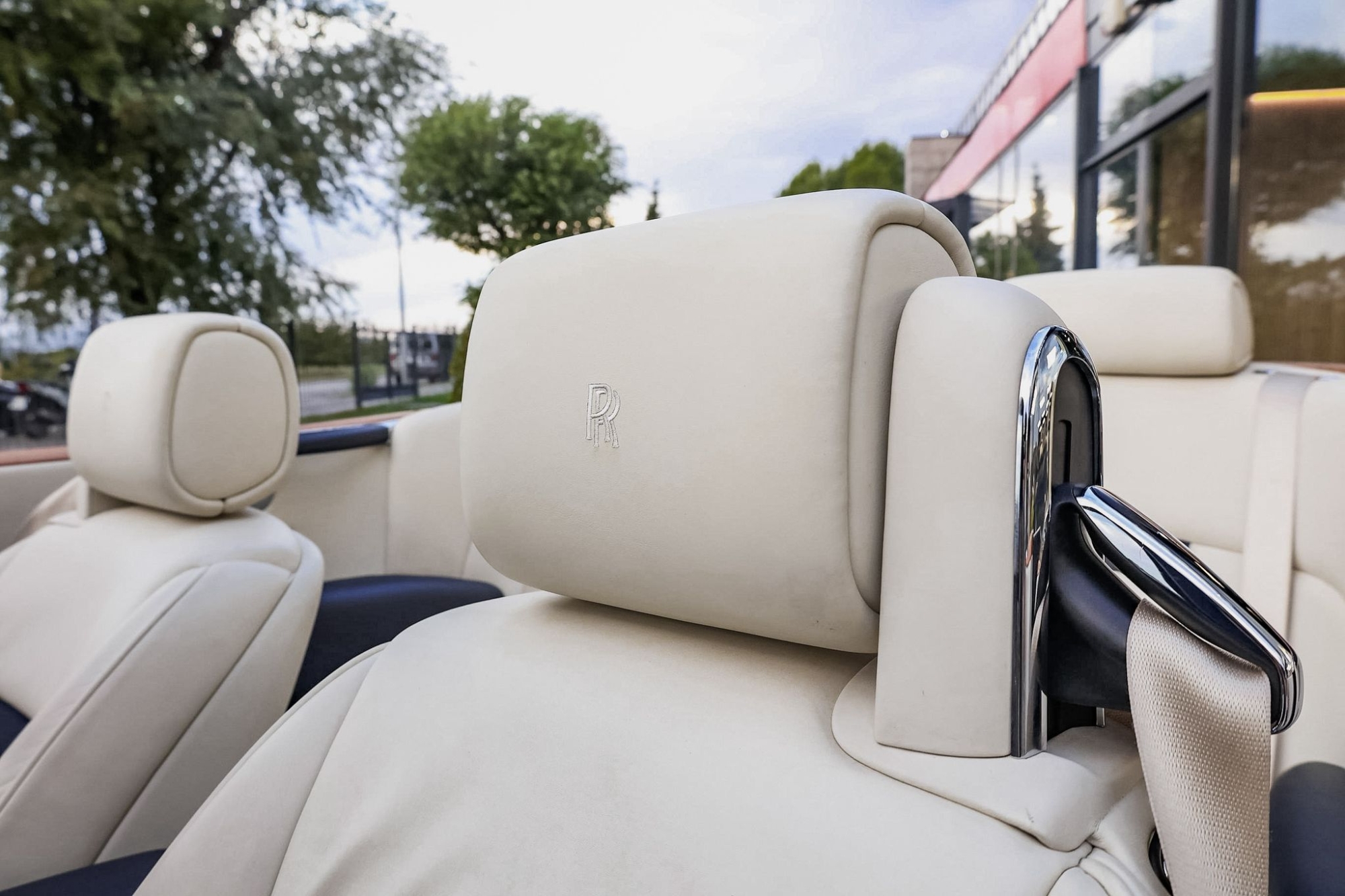 ROLLS ROYCE PHANTOM DROPHEAD 