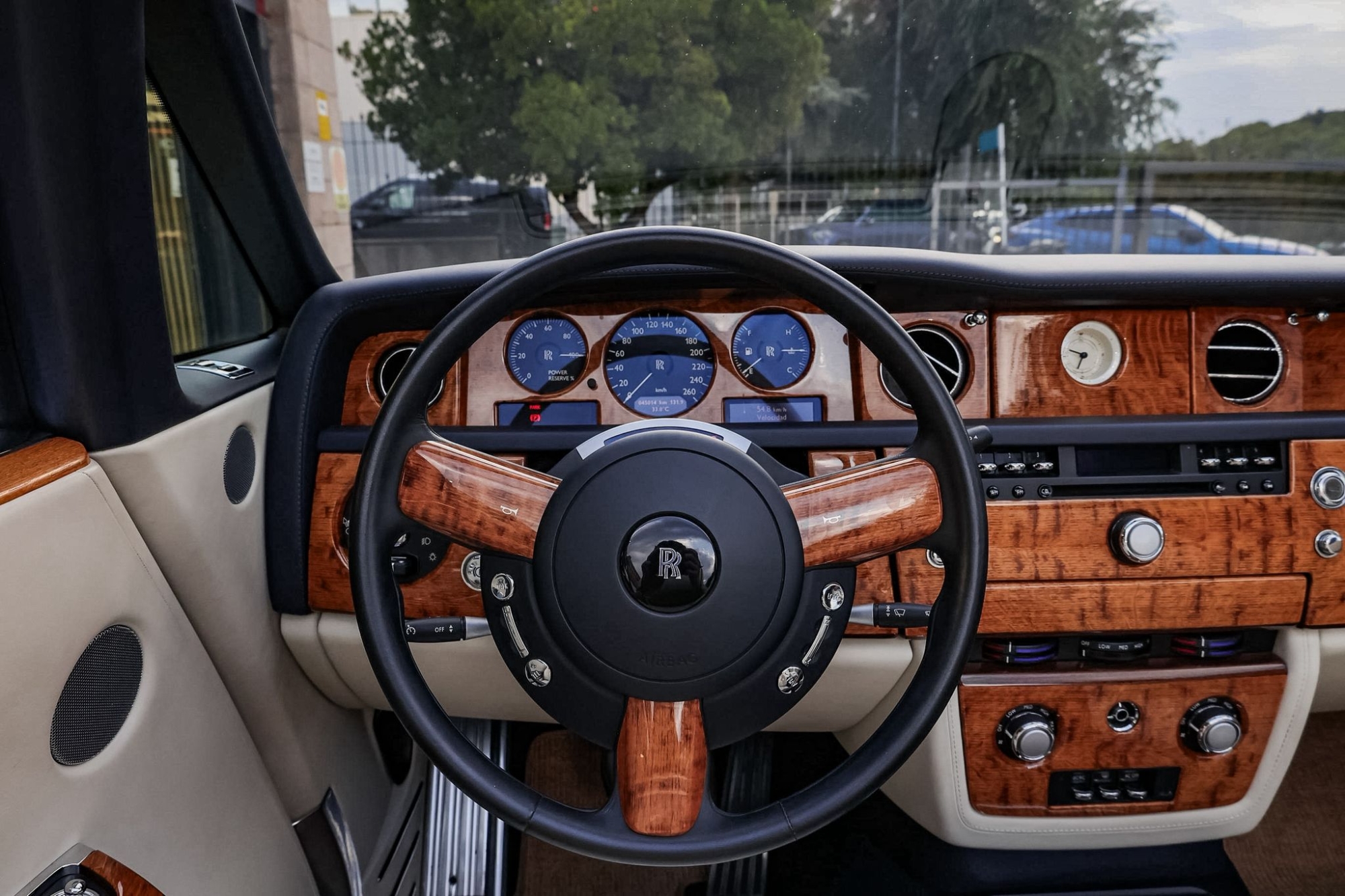 ROLLS ROYCE PHANTOM DROPHEAD 