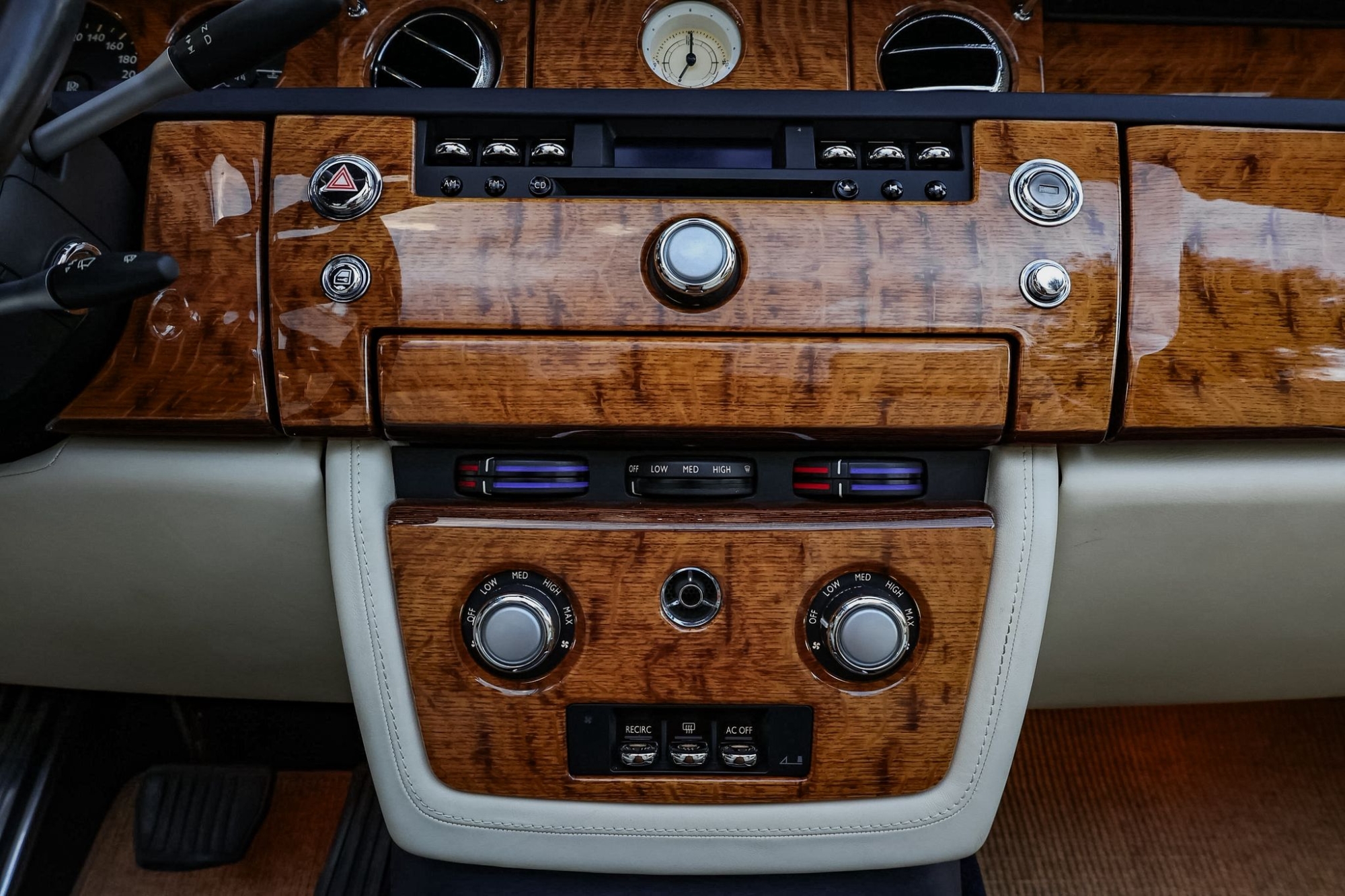 ROLLS ROYCE PHANTOM DROPHEAD 