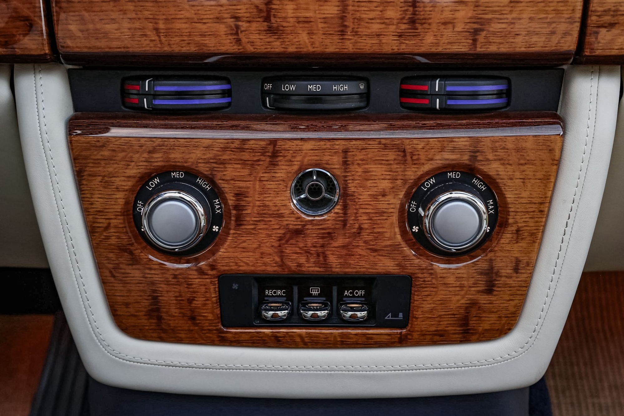 ROLLS ROYCE PHANTOM DROPHEAD 