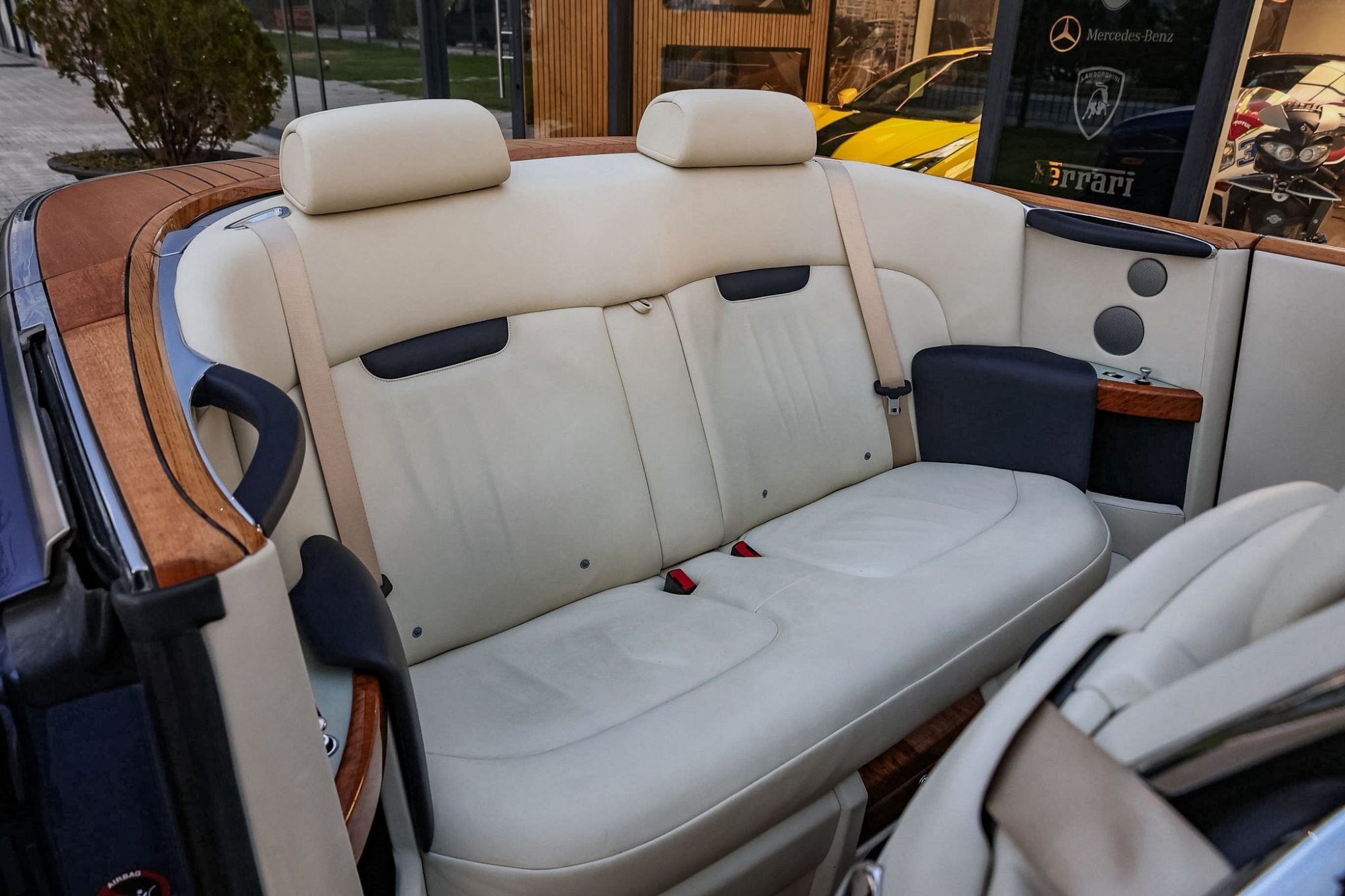 ROLLS ROYCE PHANTOM DROPHEAD 