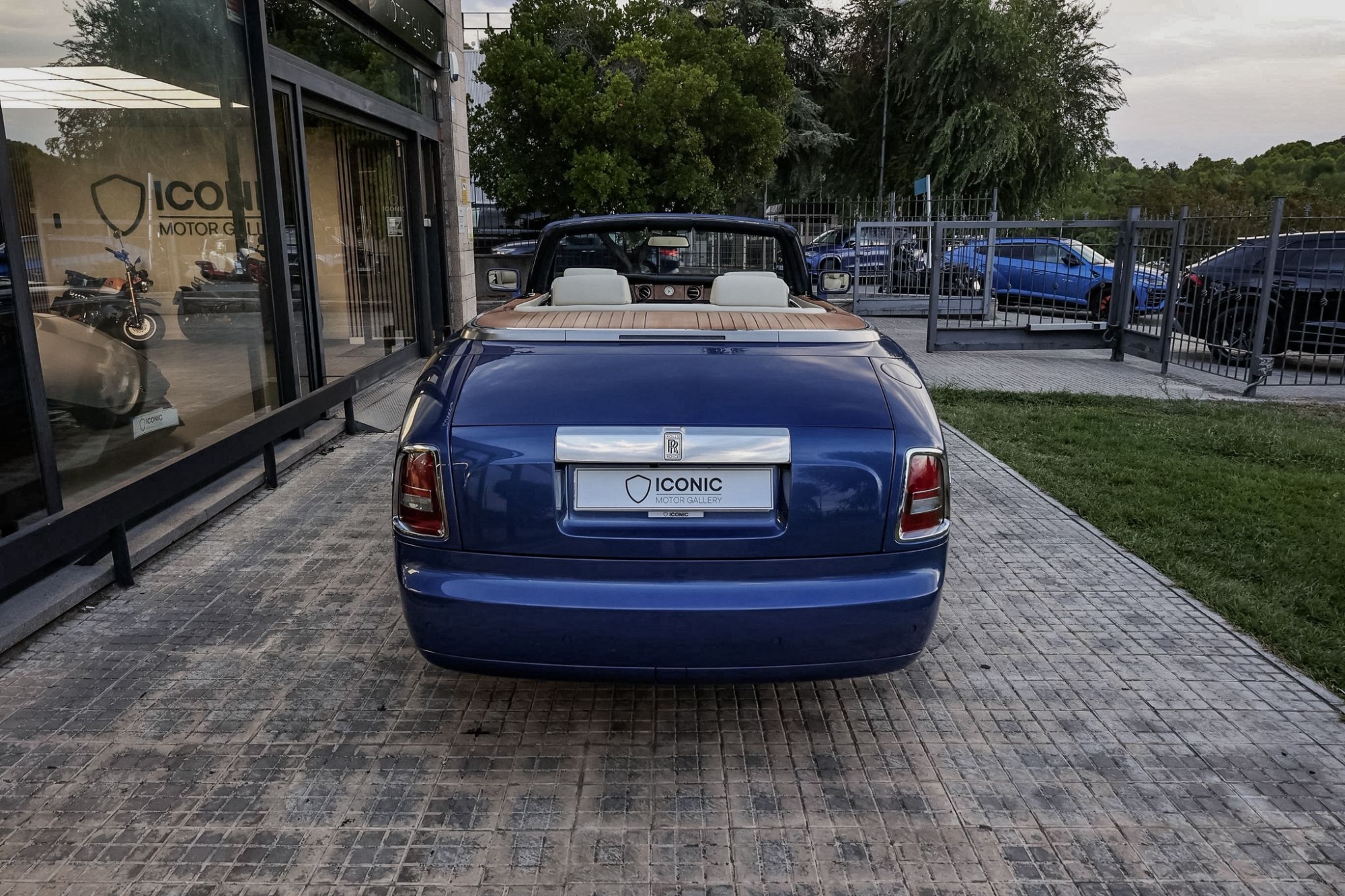 ROLLS ROYCE PHANTOM DROPHEAD 
