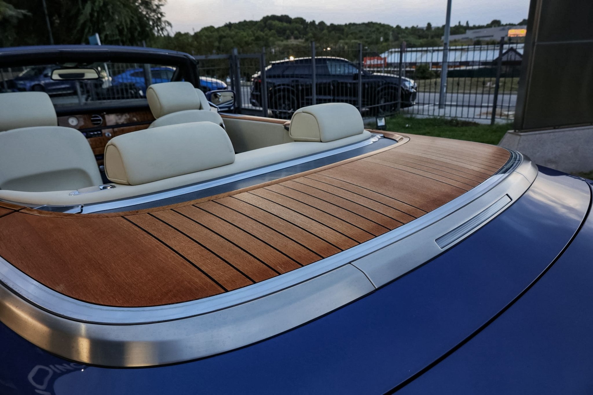 ROLLS ROYCE PHANTOM DROPHEAD 