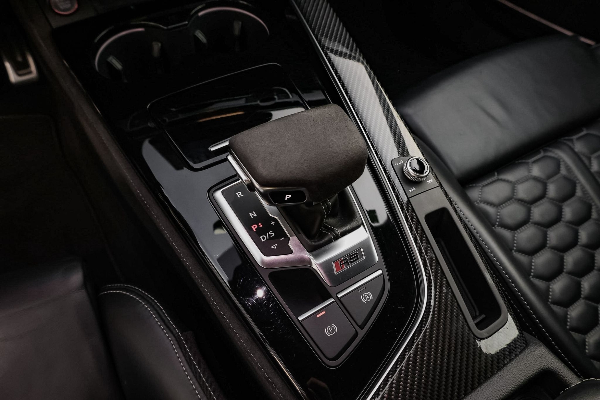 AUDI RS4 AVANT CARBON PACK
