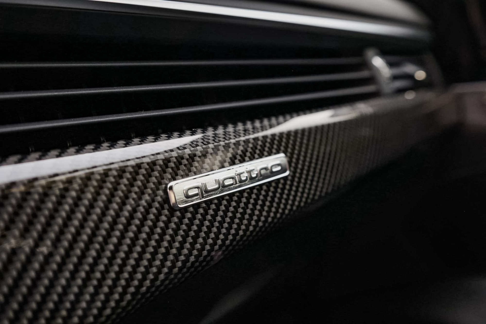AUDI RS4 AVANT CARBON PACK