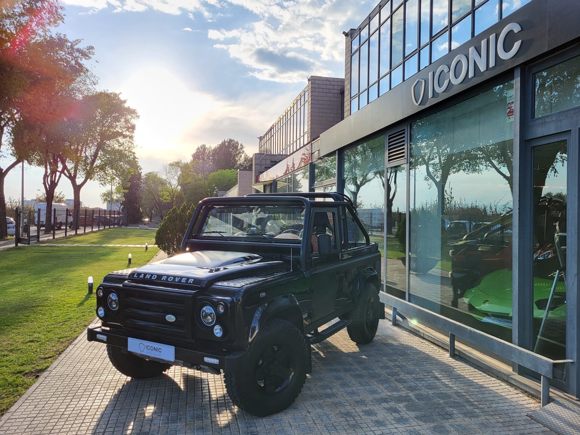 LAND-ROVER DEFENDER 90 SVX 60 YEARS