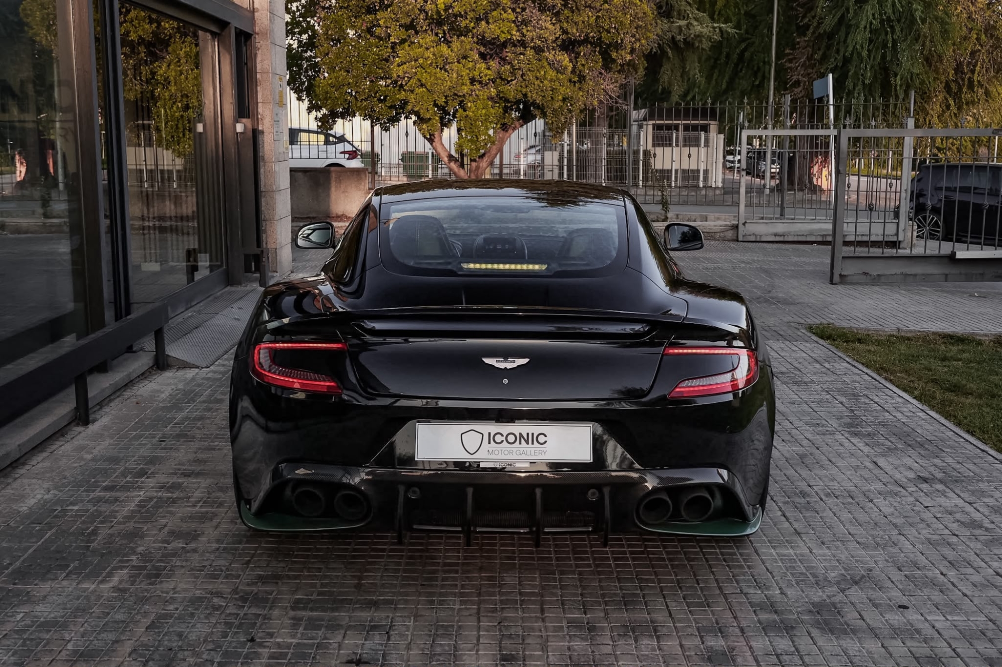 ASTON MARTIN VANQUISH S