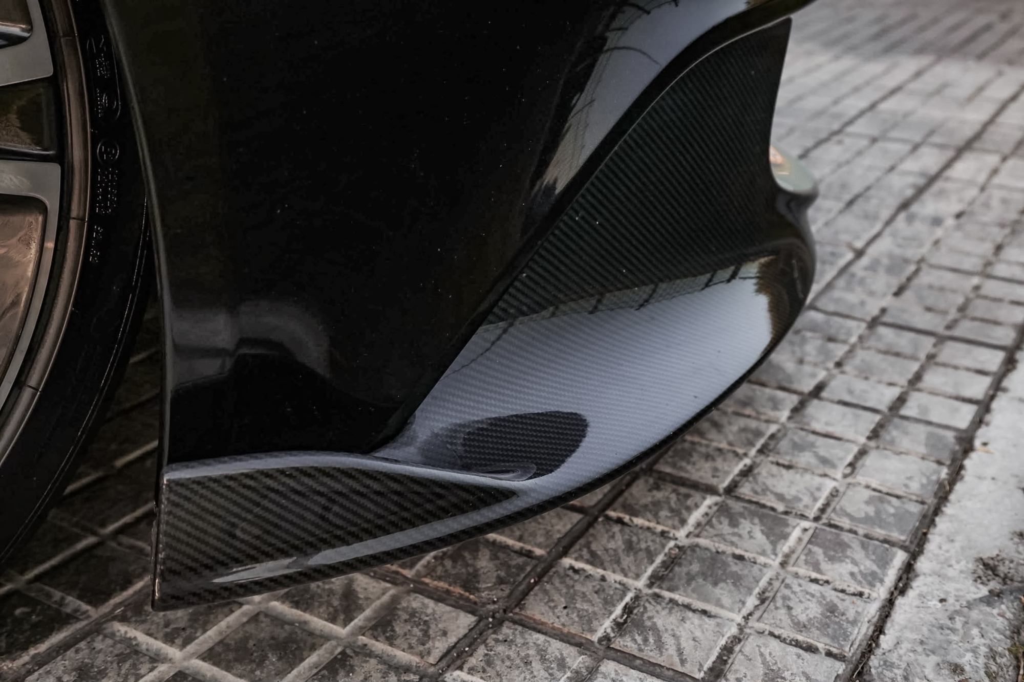 ASTON MARTIN VANQUISH S