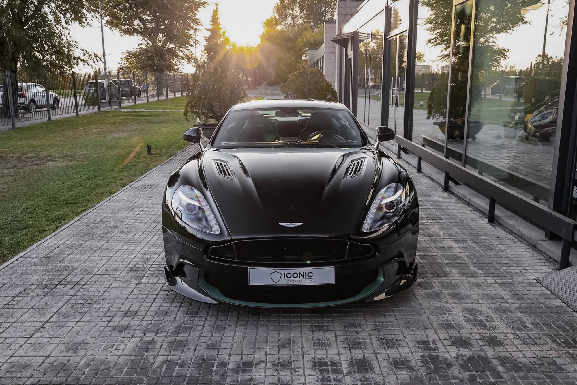 ASTON MARTIN VANQUISH S