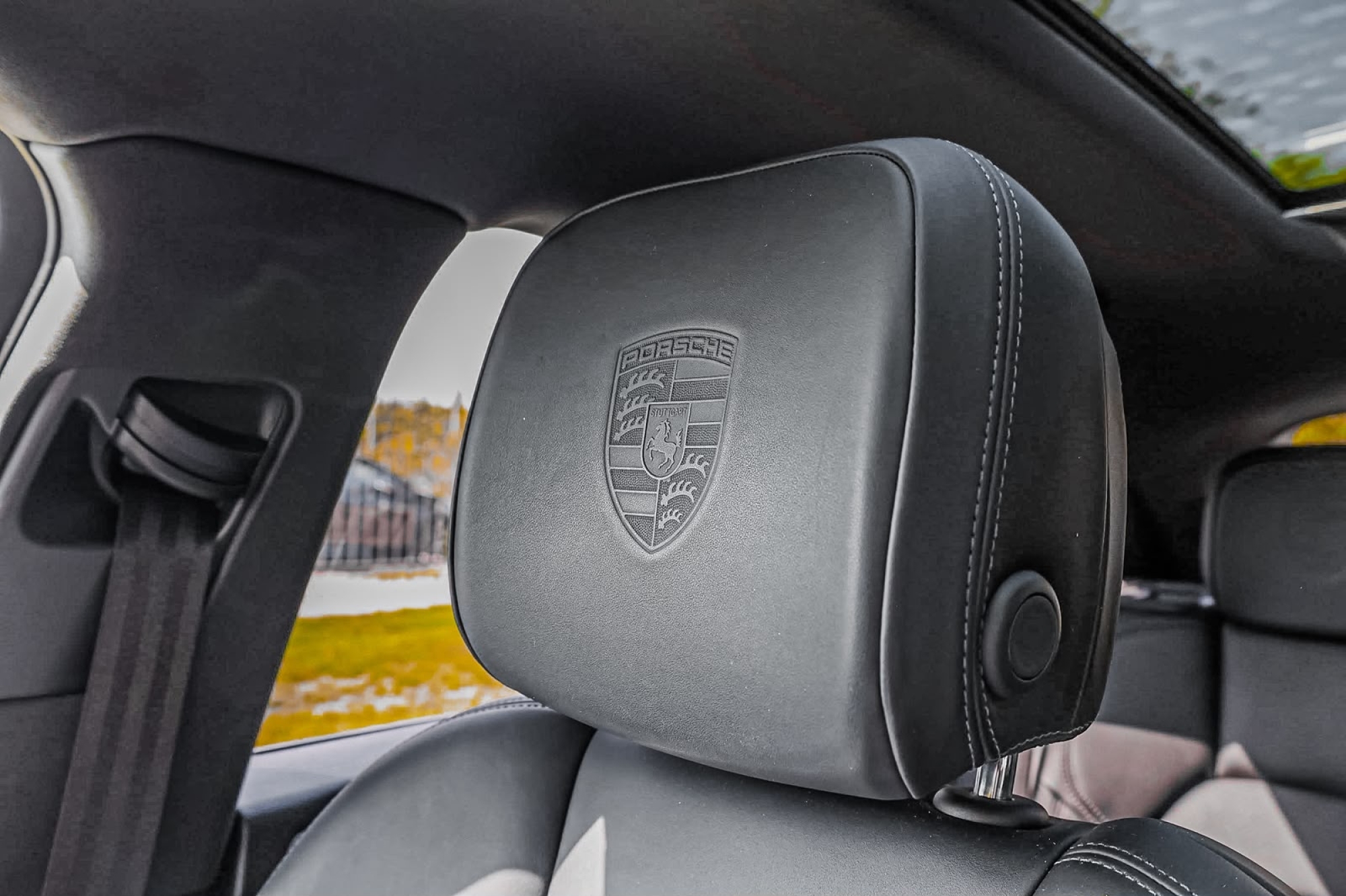 PORSCHE MACAN S