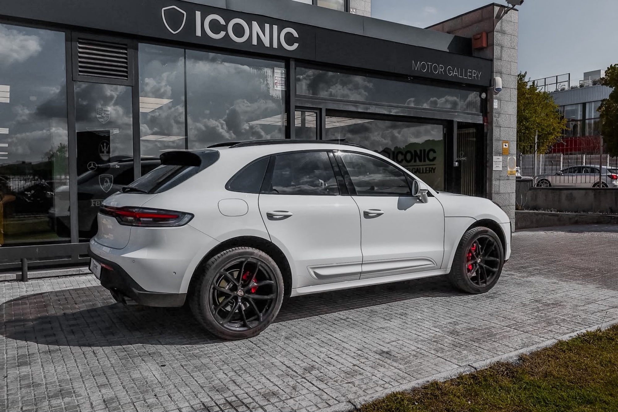 PORSCHE MACAN S