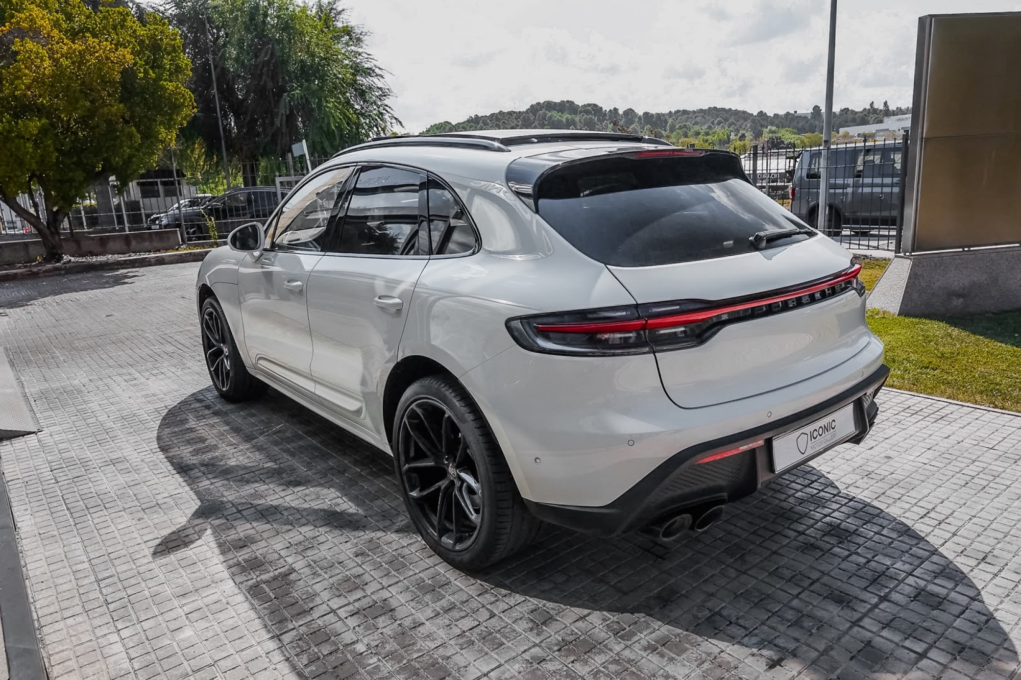 PORSCHE MACAN S