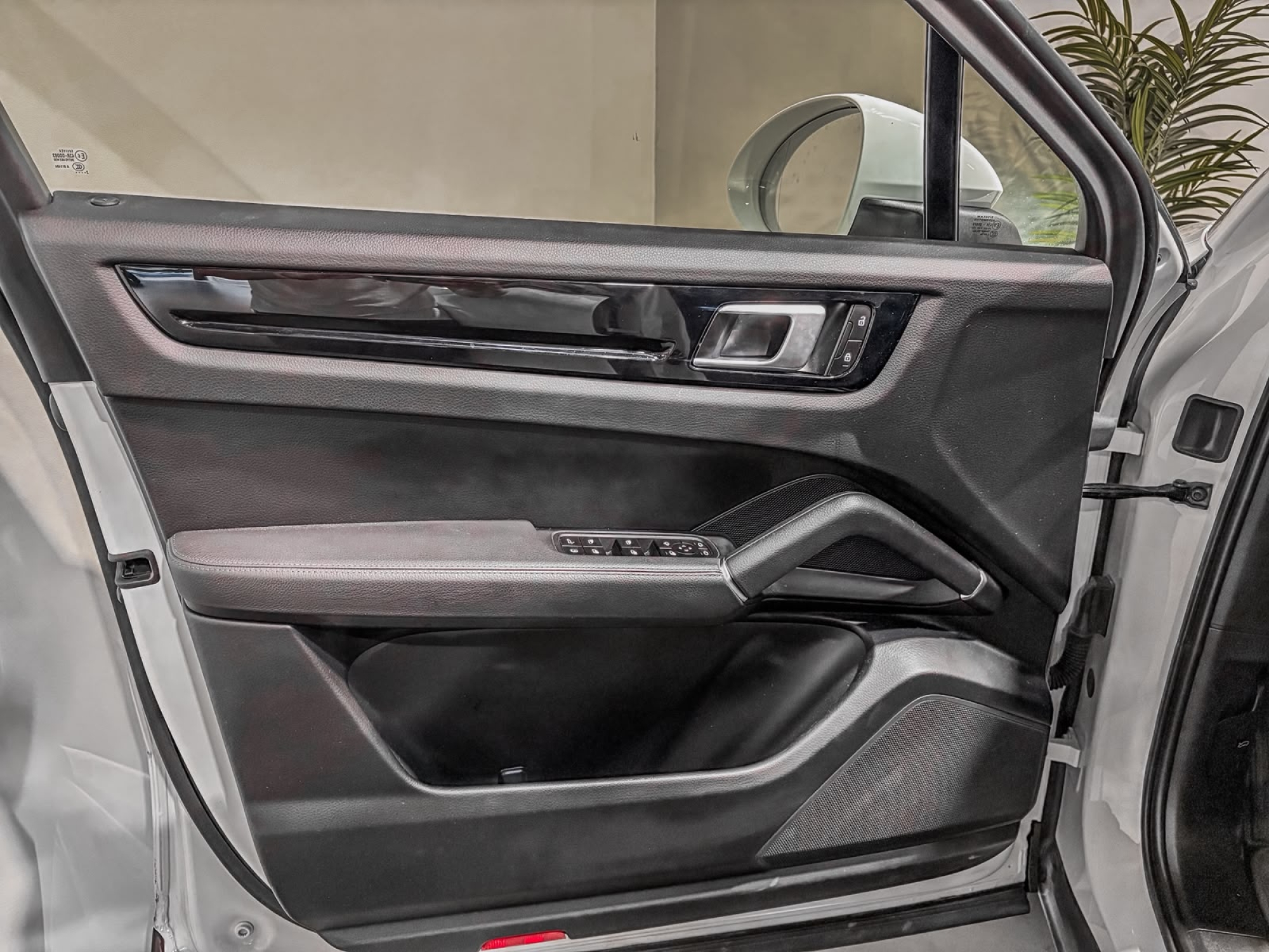 PORSCHE CAYENNE COUPÉ E-HYBRID