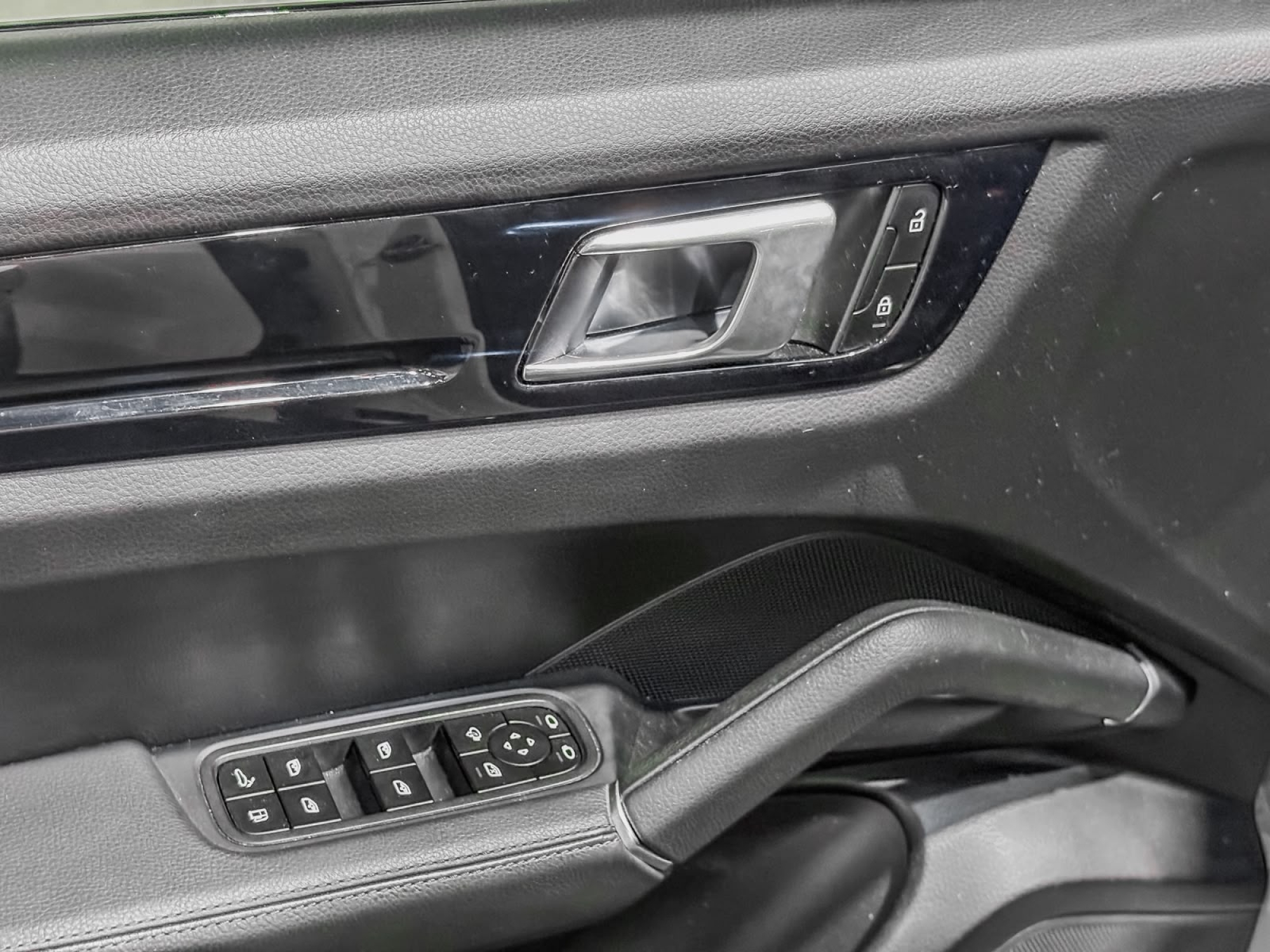 PORSCHE CAYENNE COUPÉ E-HYBRID