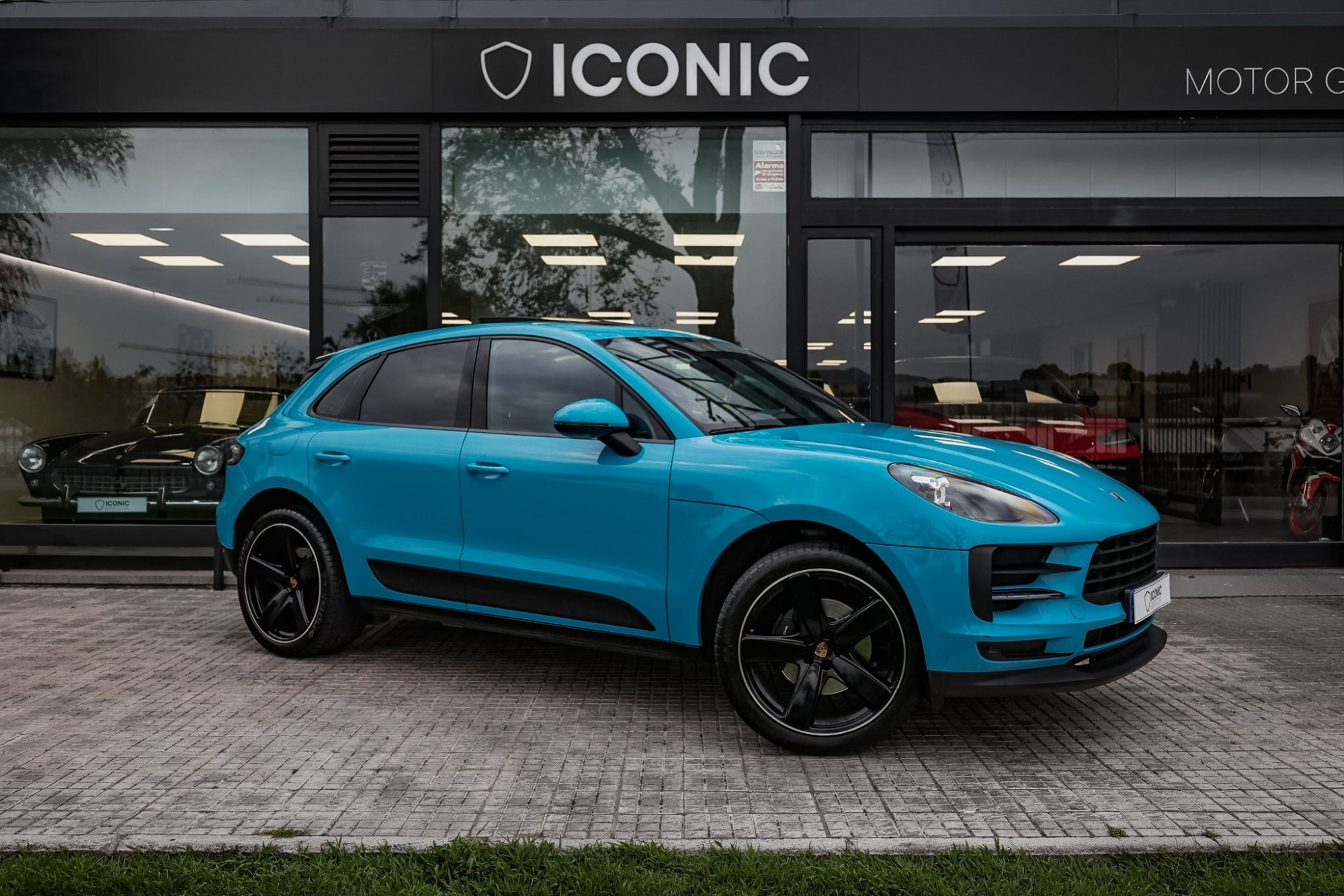PORSCHE MACAN 