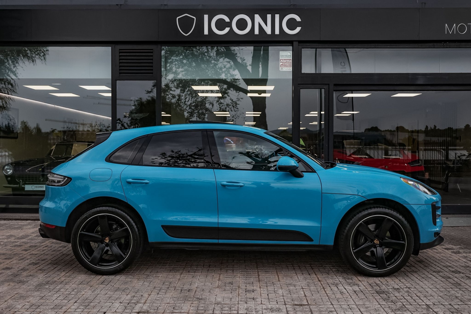 PORSCHE MACAN 
