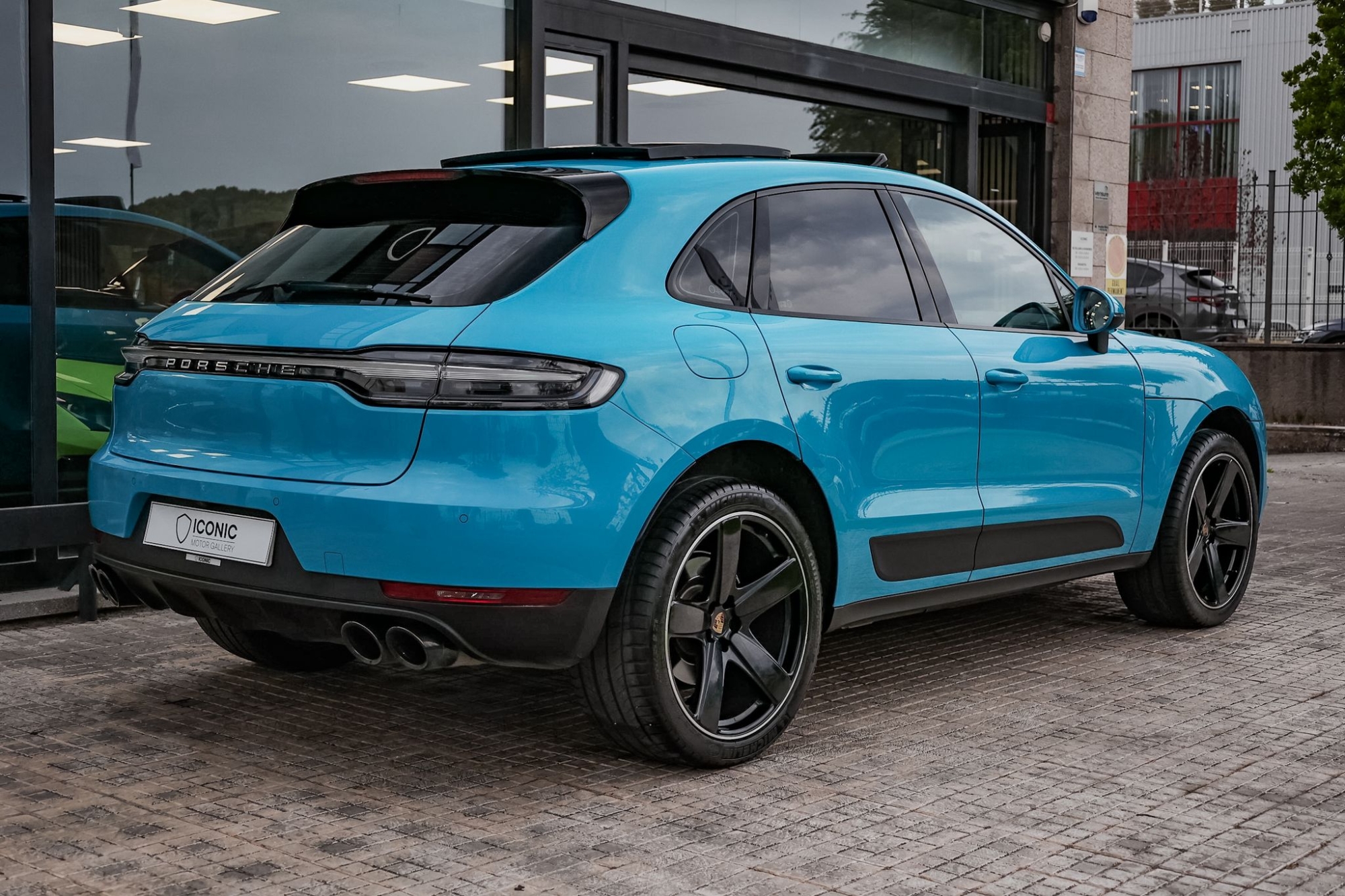 PORSCHE MACAN 