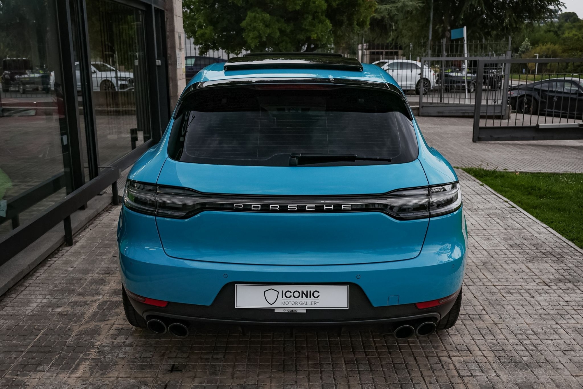 PORSCHE MACAN 