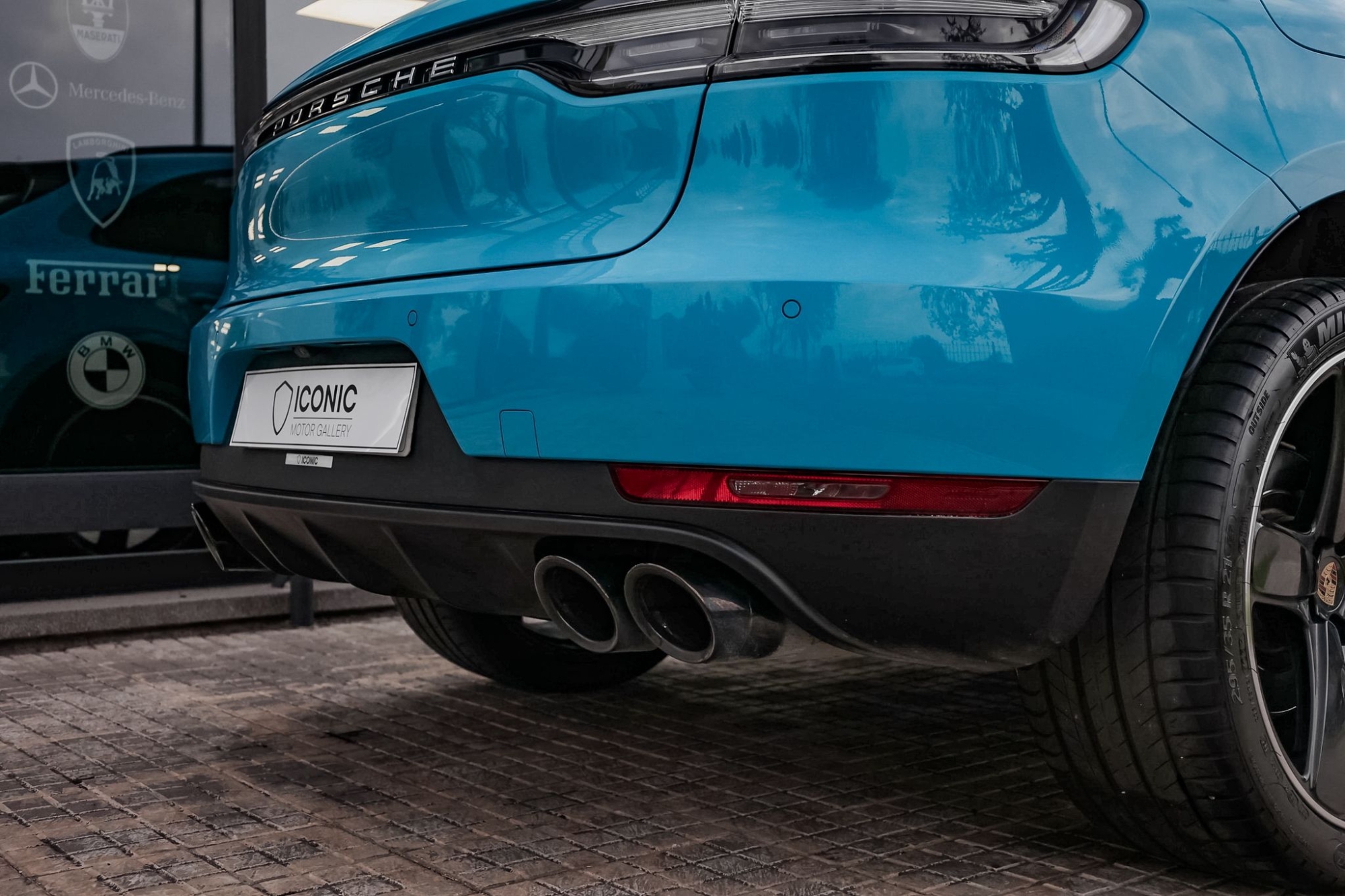 PORSCHE MACAN 