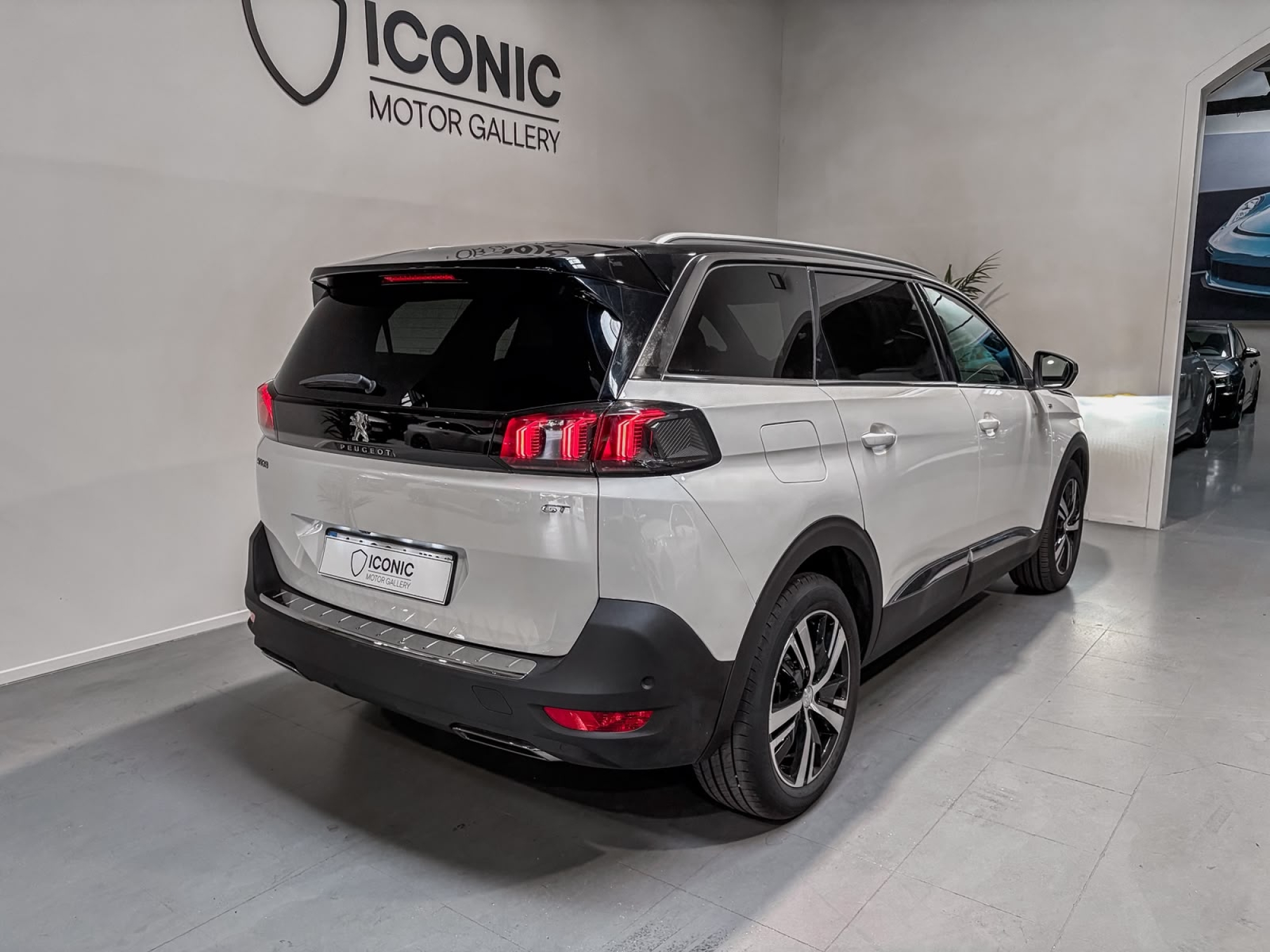 PEUGEOT 5008 GT