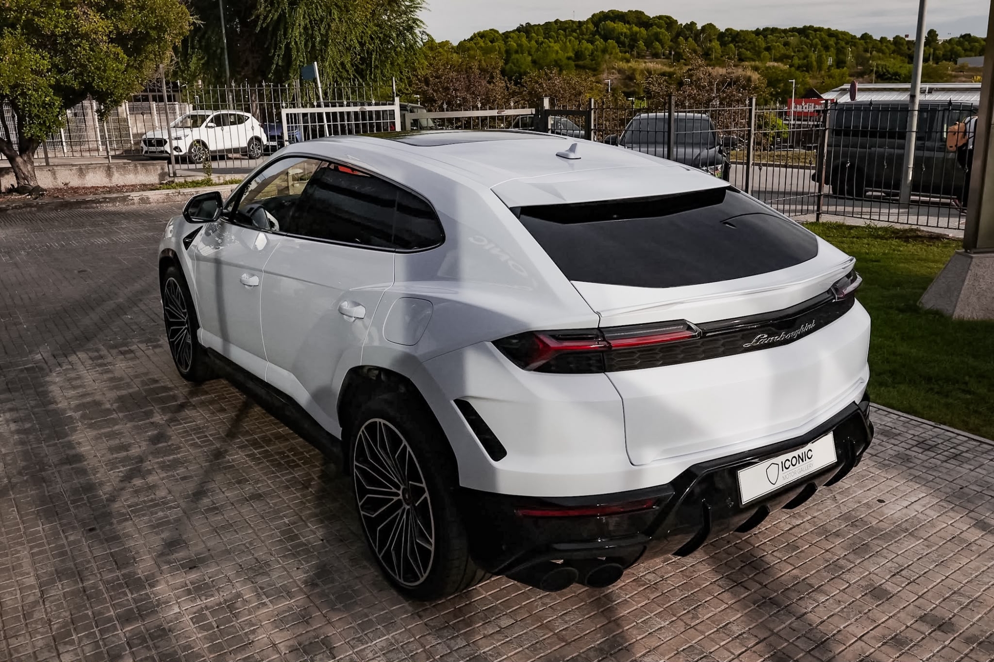 LAMBORGHINI URUS SE