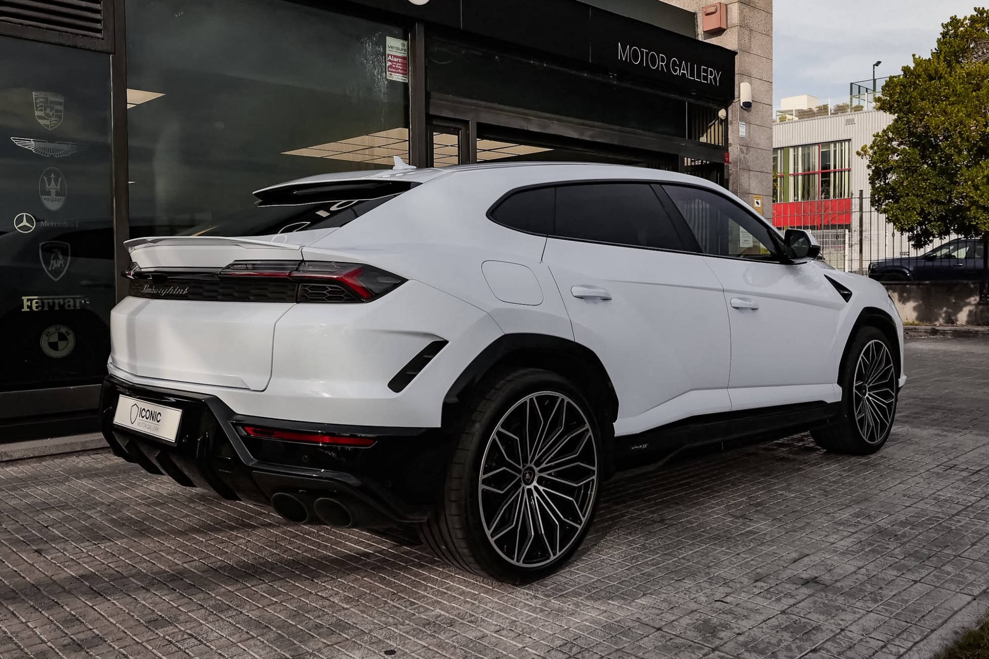 LAMBORGHINI URUS SE