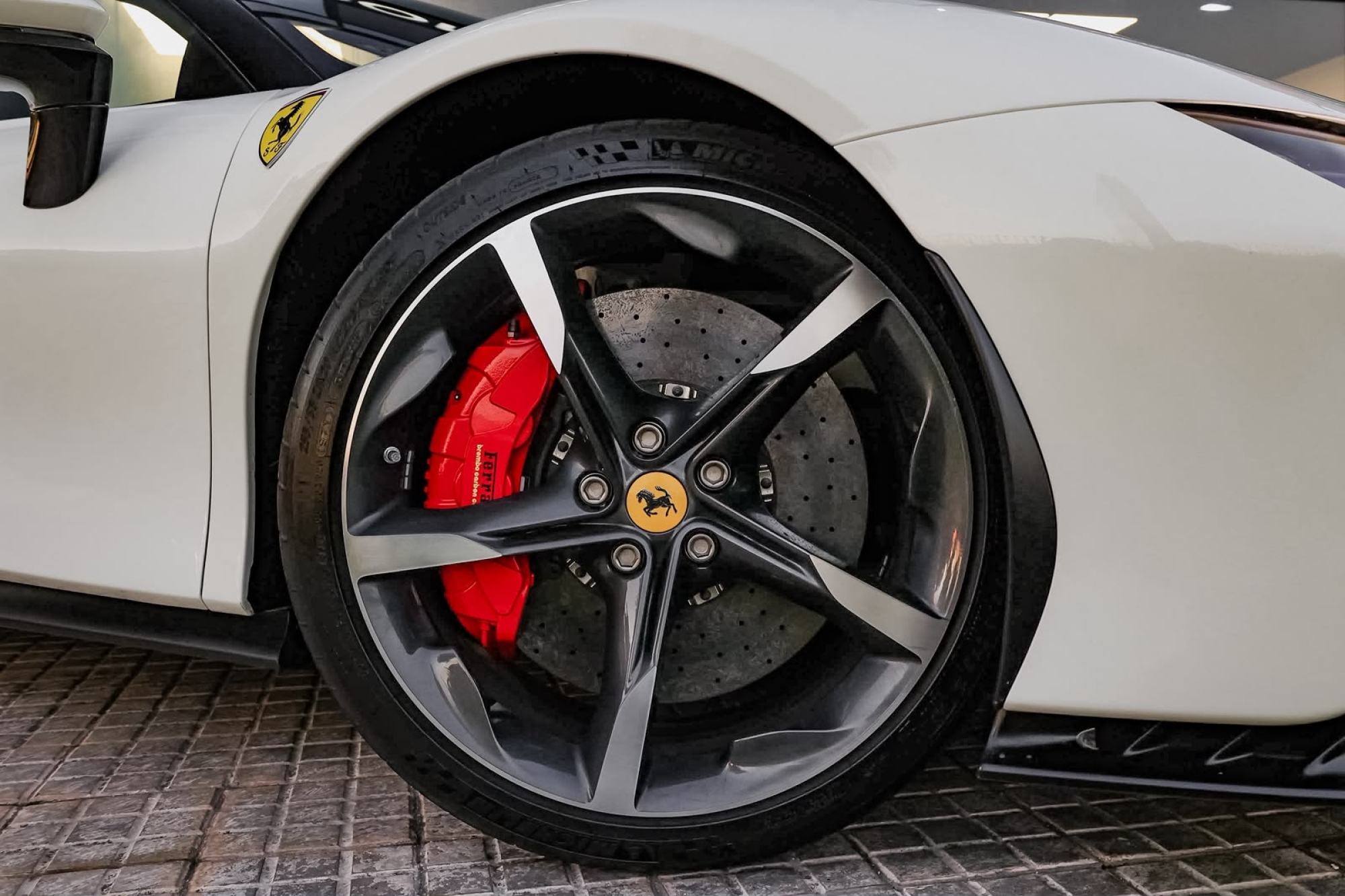 FERRARI SF90 SPYDER
