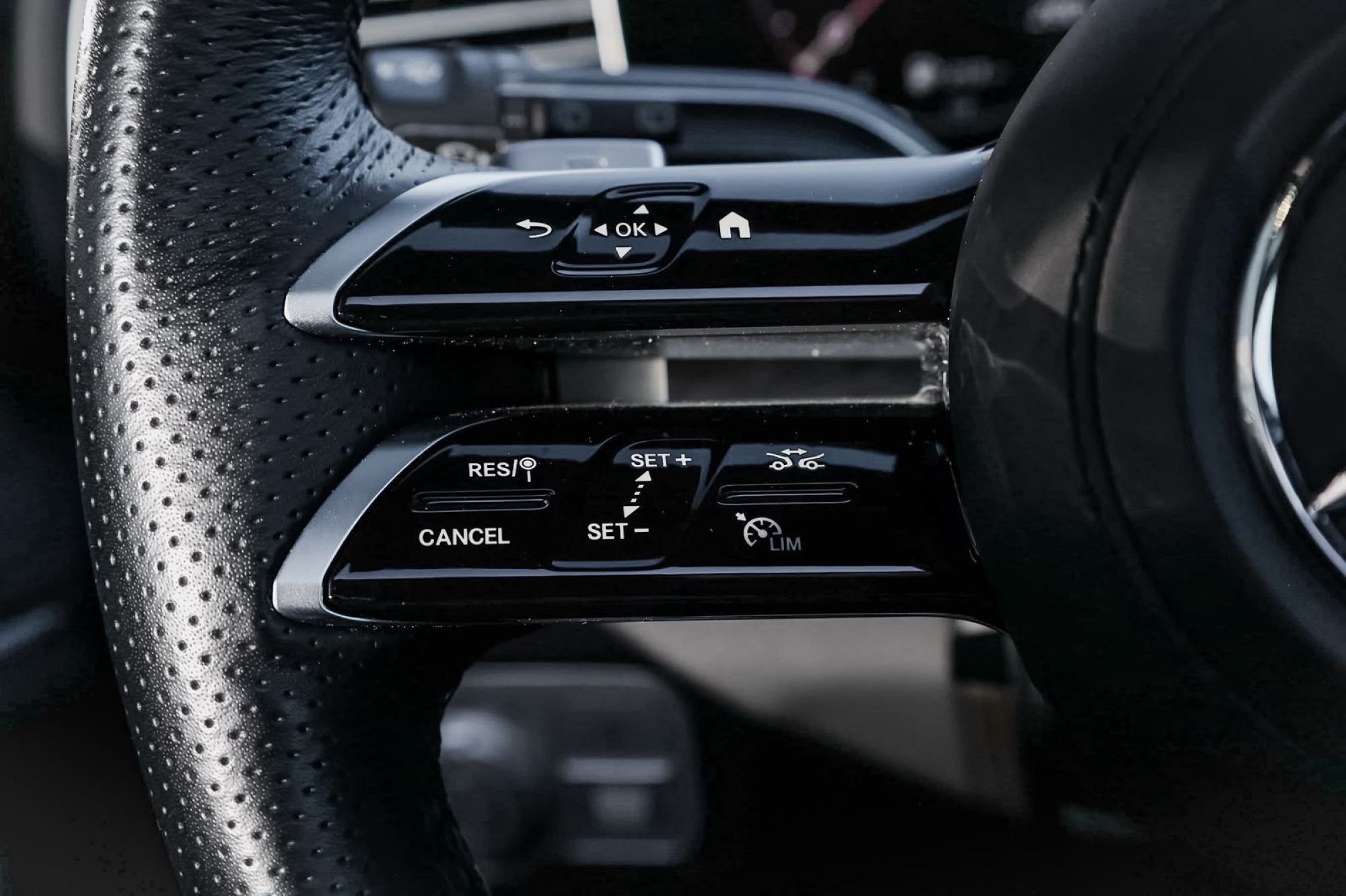 MERCEDES-BENZ GLS 450D 4MATIC