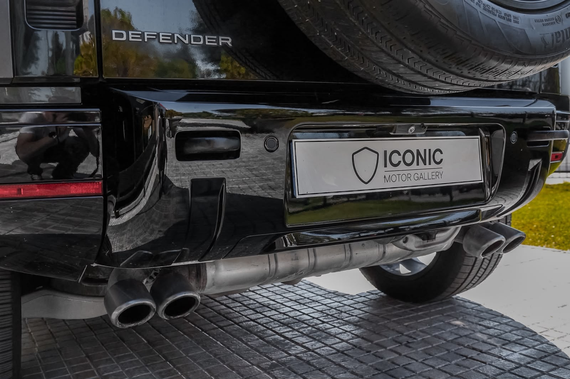 LAND ROVER DEFENDER 110 
