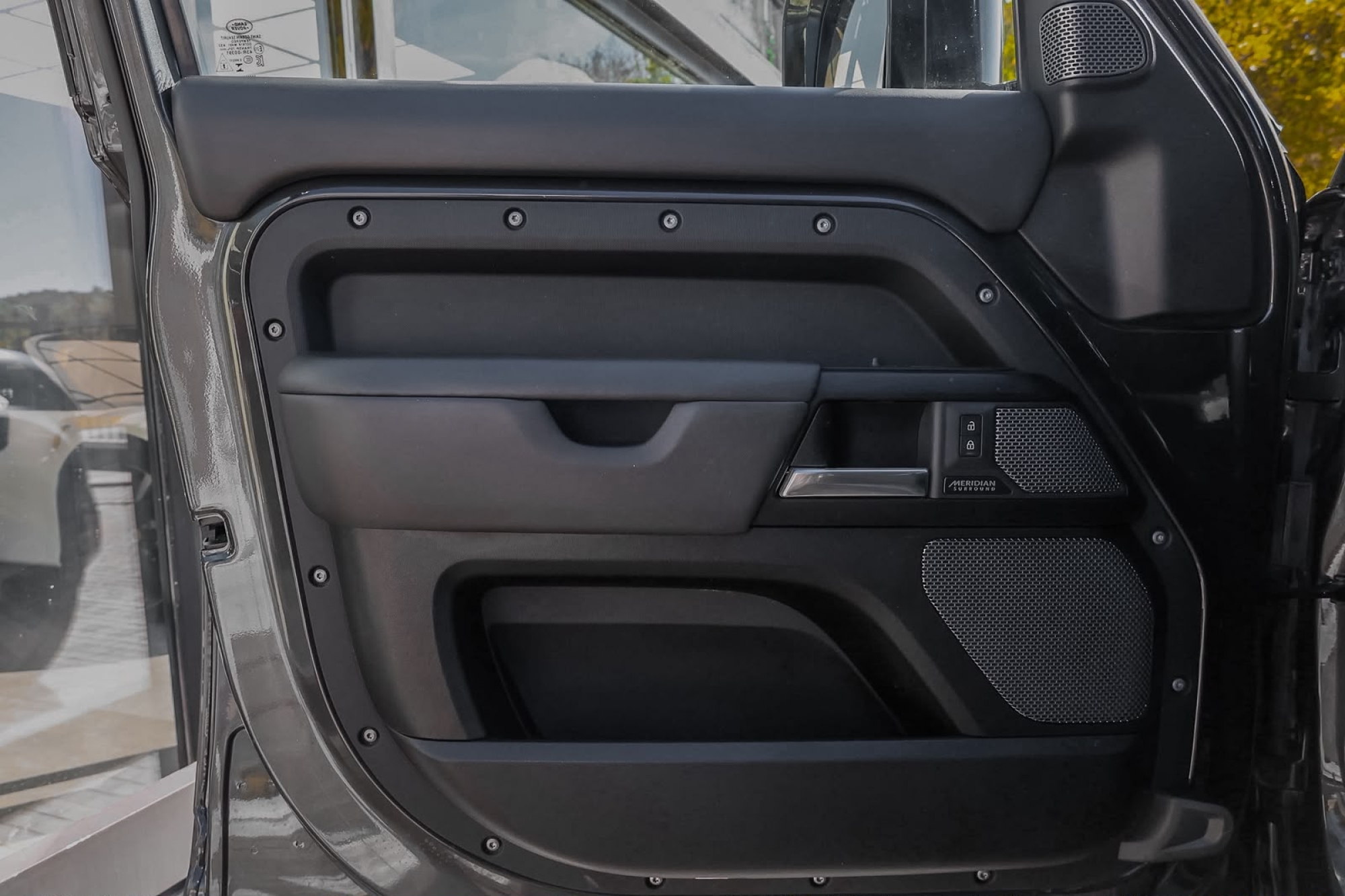 LAND ROVER DEFENDER 110 