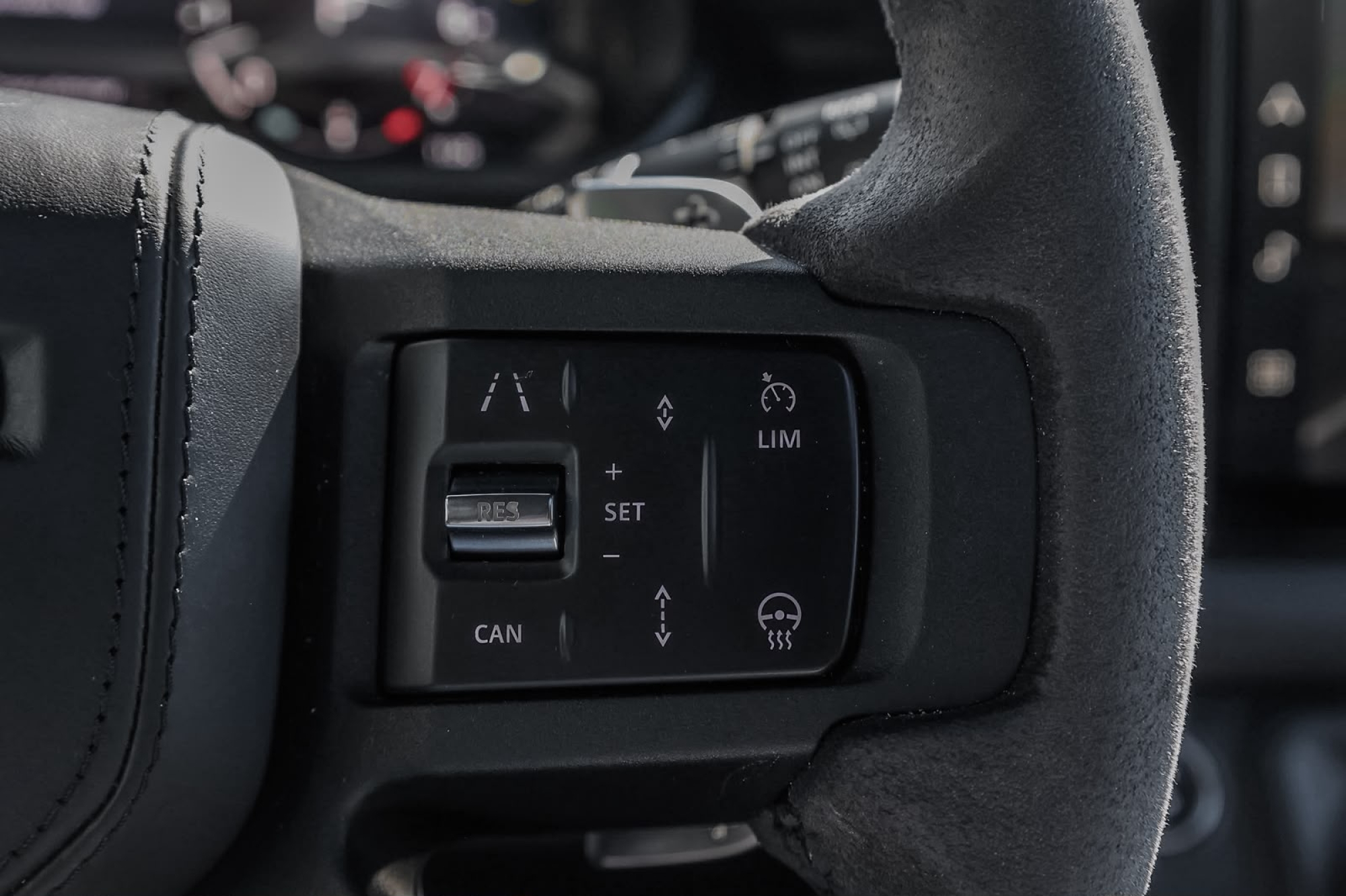LAND ROVER DEFENDER 110 