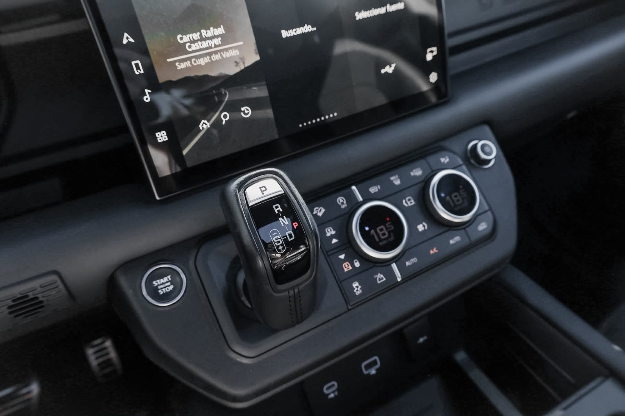 LAND ROVER DEFENDER 110 