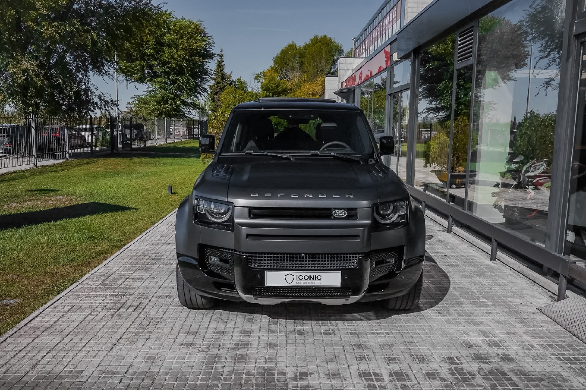 LAND ROVER DEFENDER 110 
