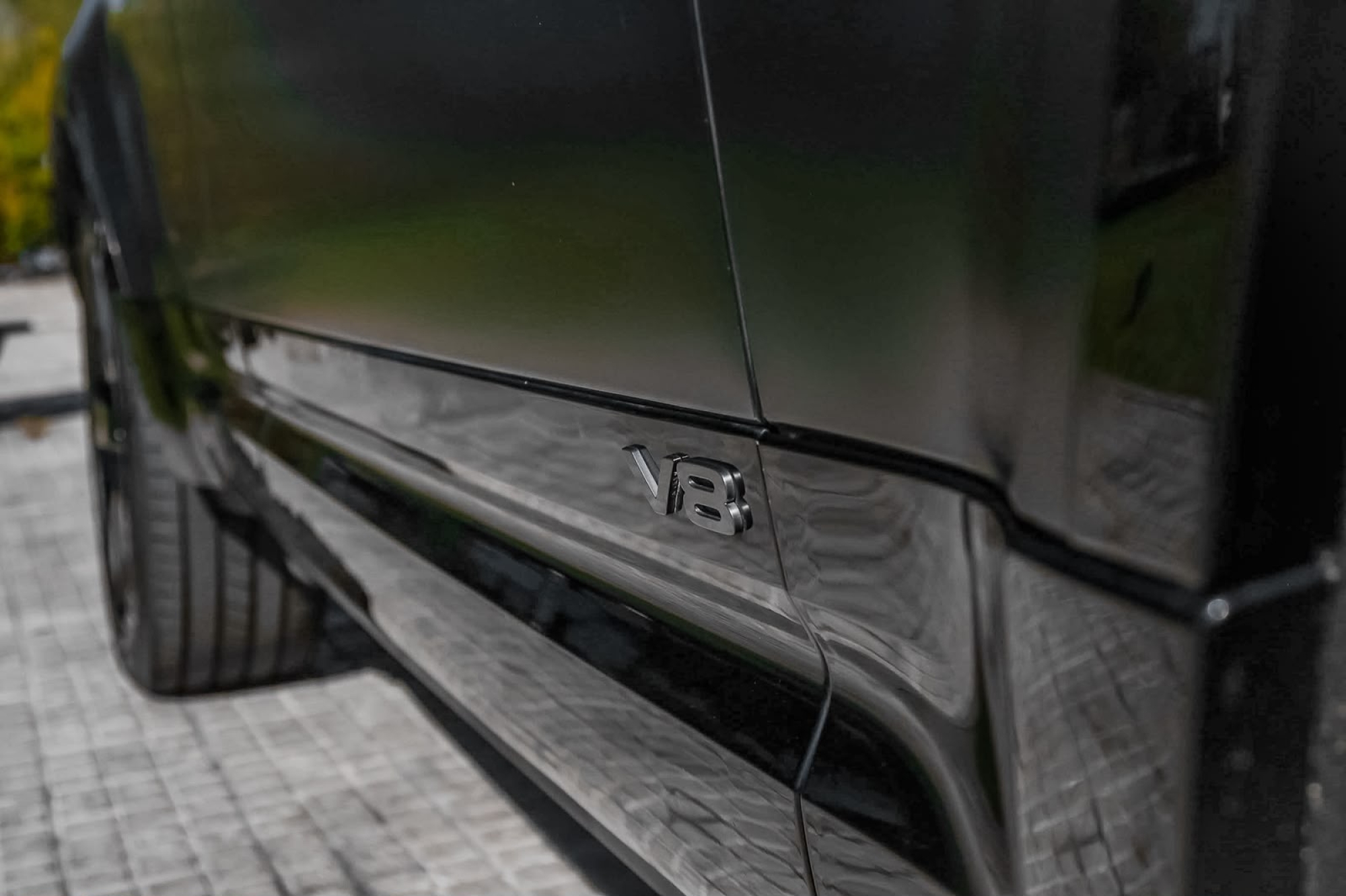 LAND ROVER DEFENDER 110 