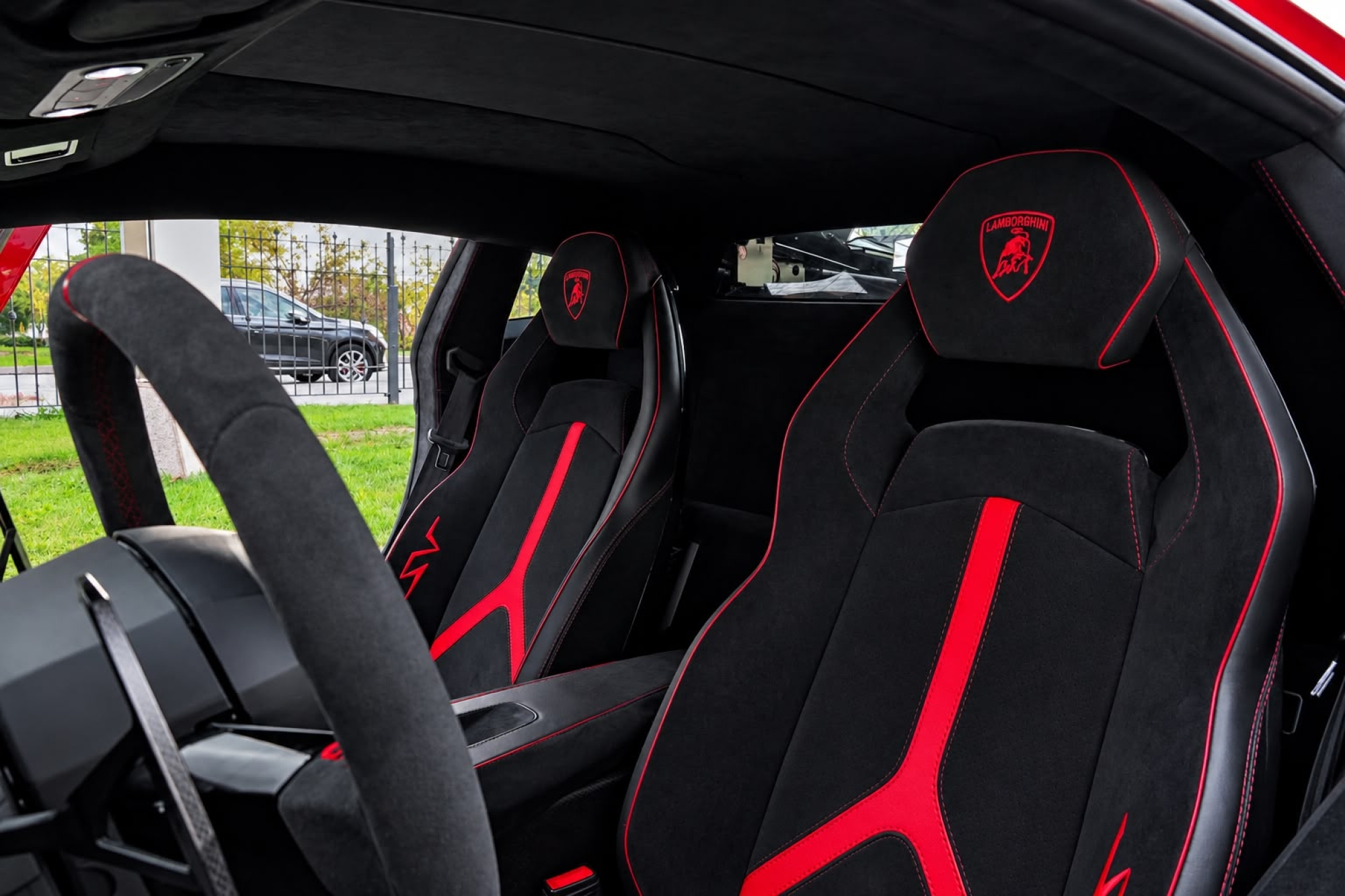 LAMBORGHINI AVENTADOR SV
